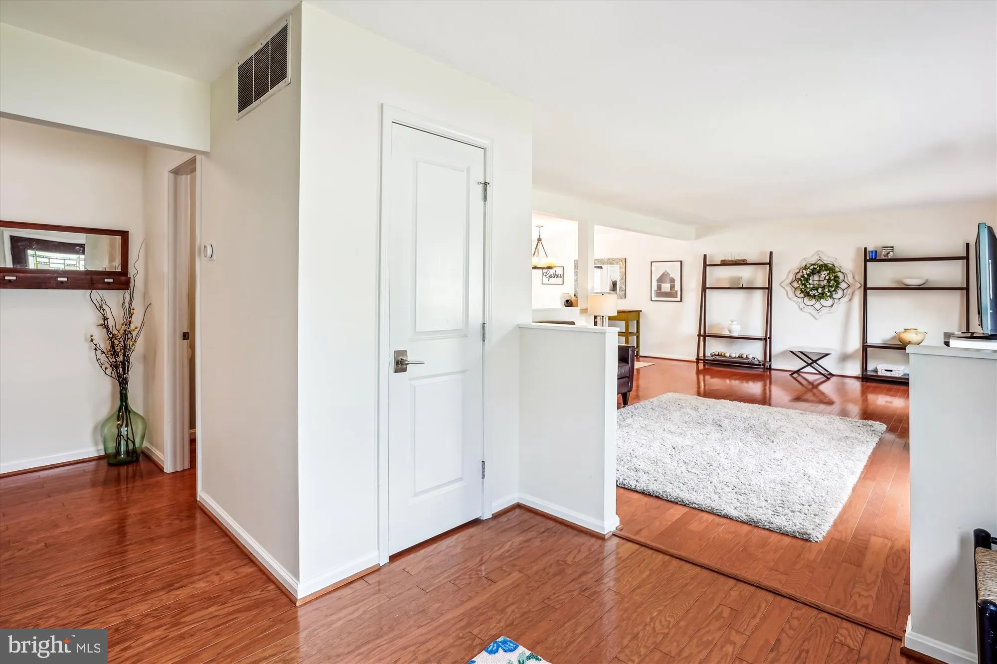 Fairfax, Virginia 22032, United States, 4 Bedrooms Bedrooms, ,3 BathroomsBathrooms,Residential,Coming Soon,172700