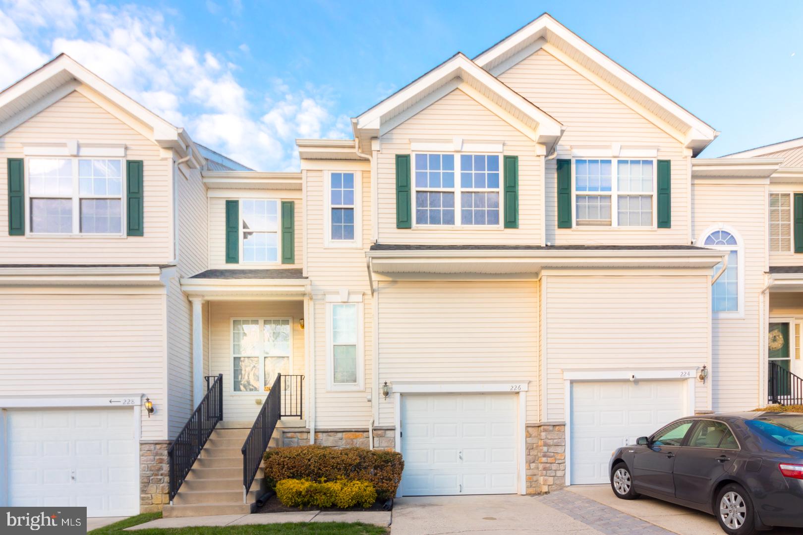 226 HAWTHORNE WAY