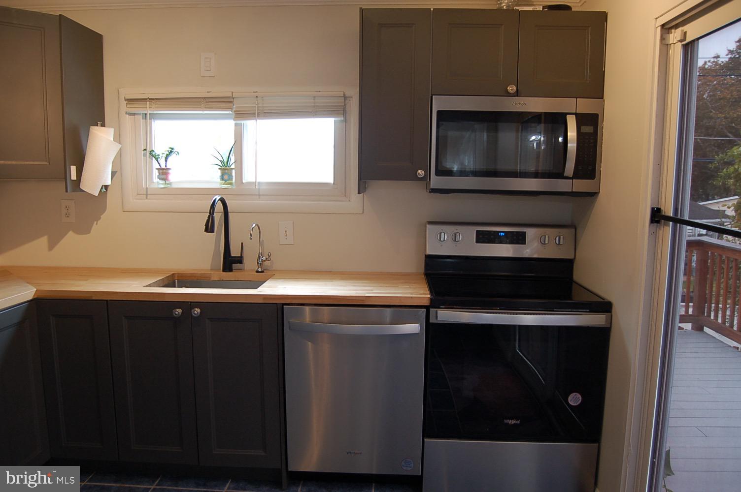 MIDDLE RIVER - Residential