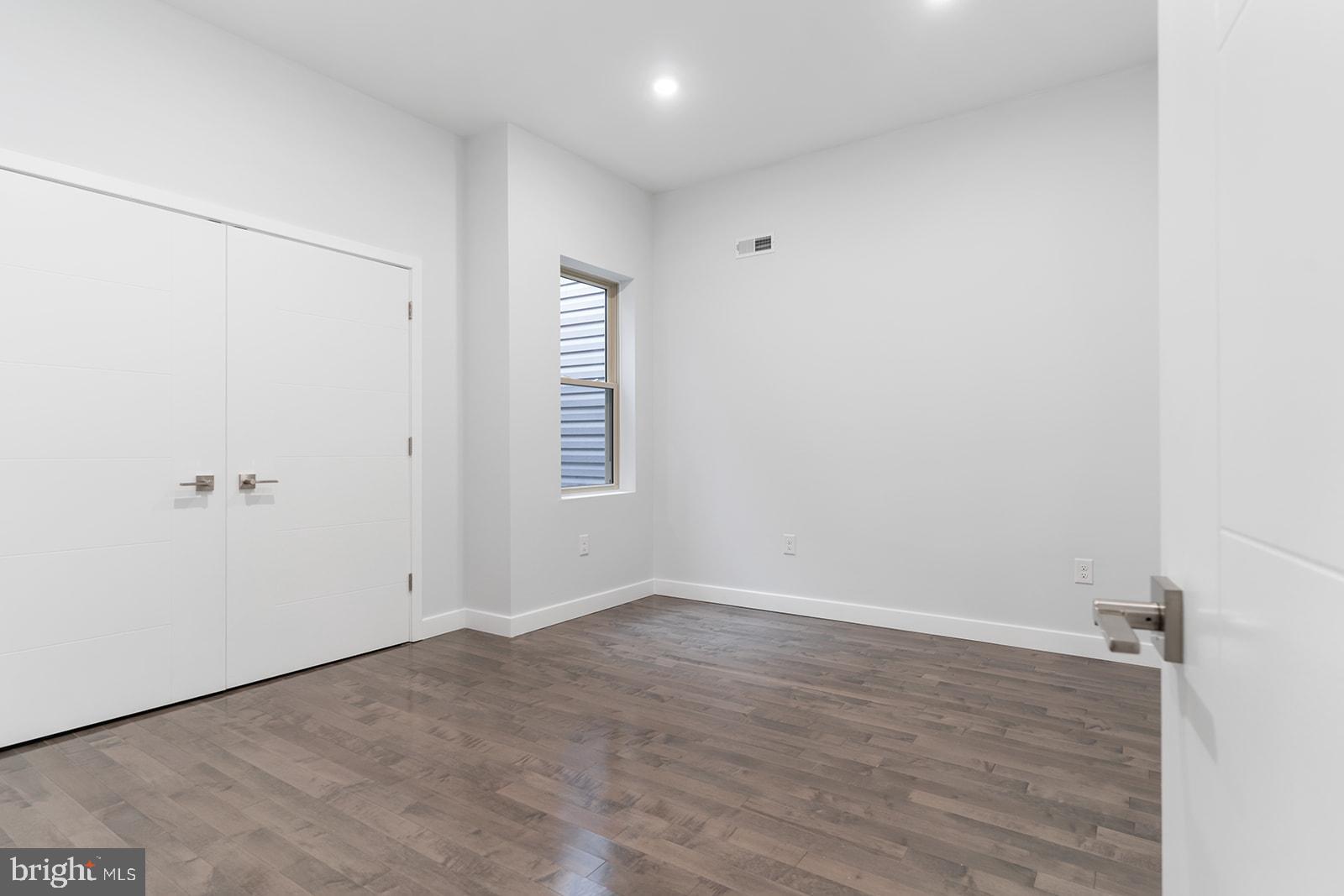 NORRIS SQUARE - Residential Lease