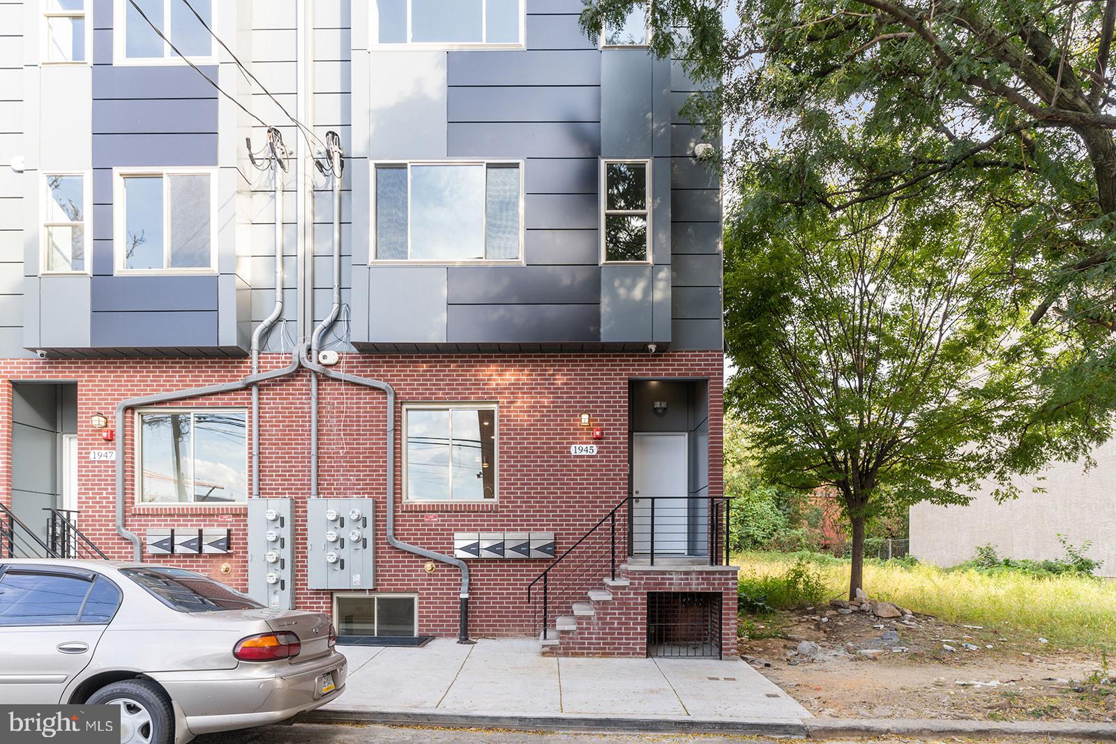 NORRIS SQUARE - Residential Lease