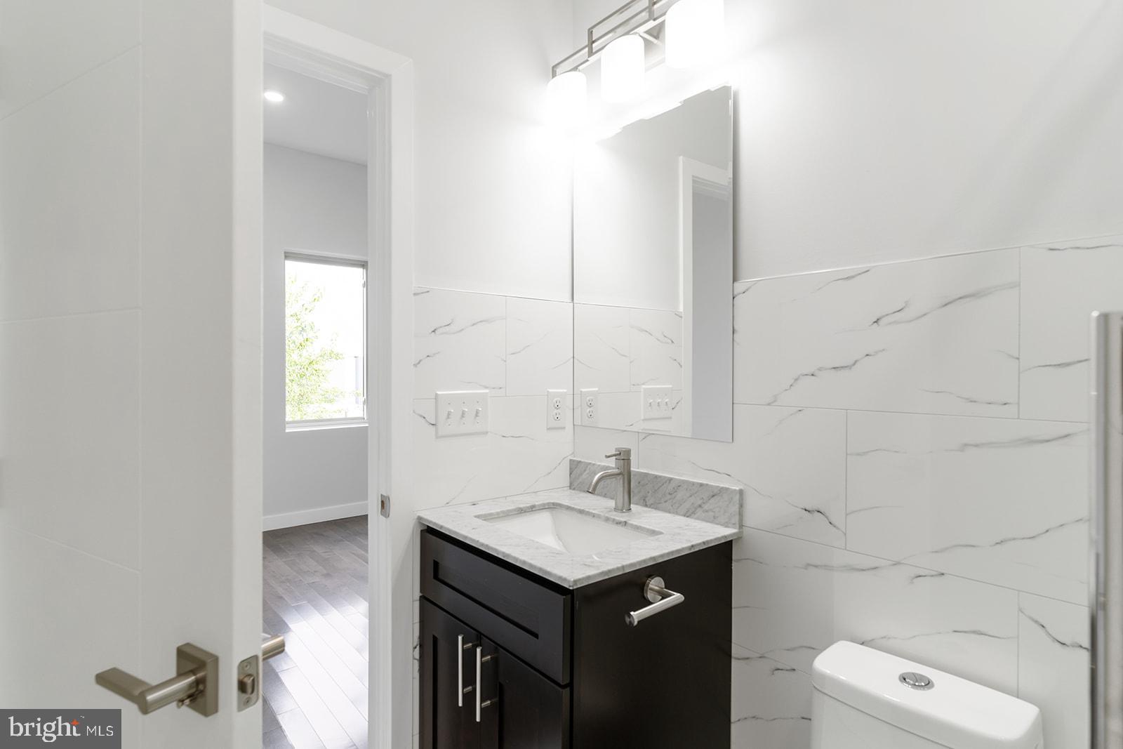 NORRIS SQUARE - Residential Lease