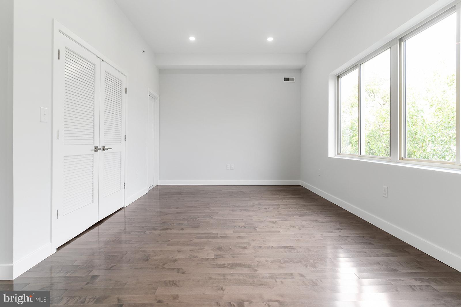 NORRIS SQUARE - Residential Lease