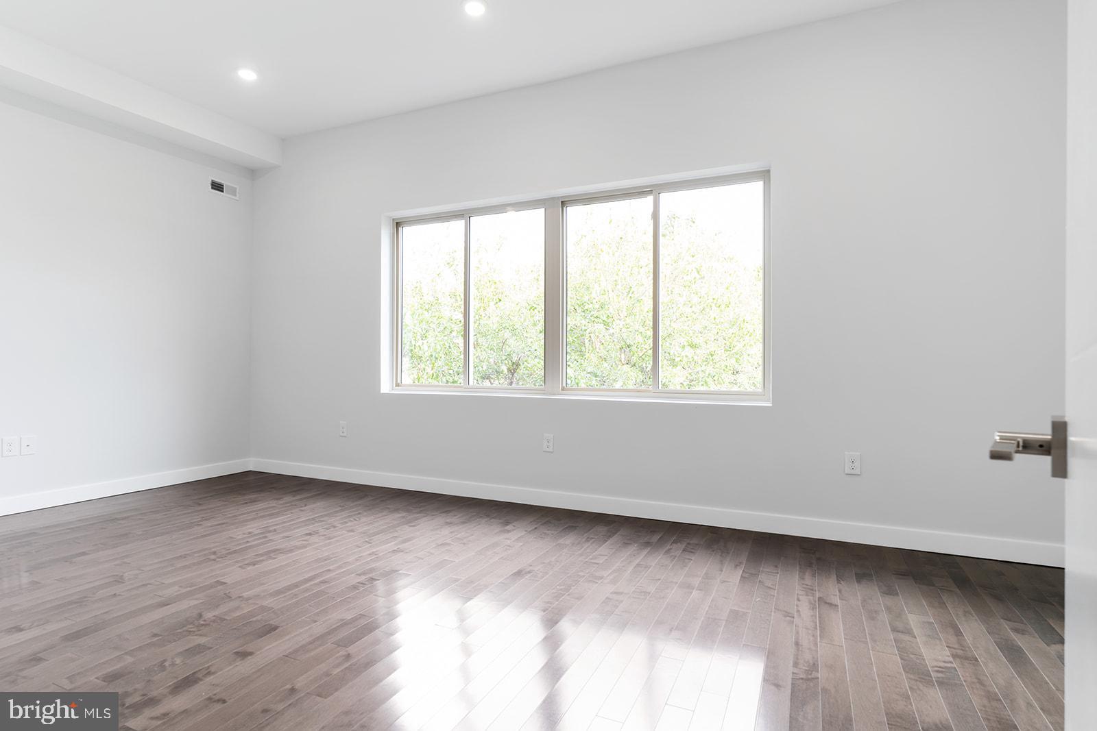 NORRIS SQUARE - Residential Lease