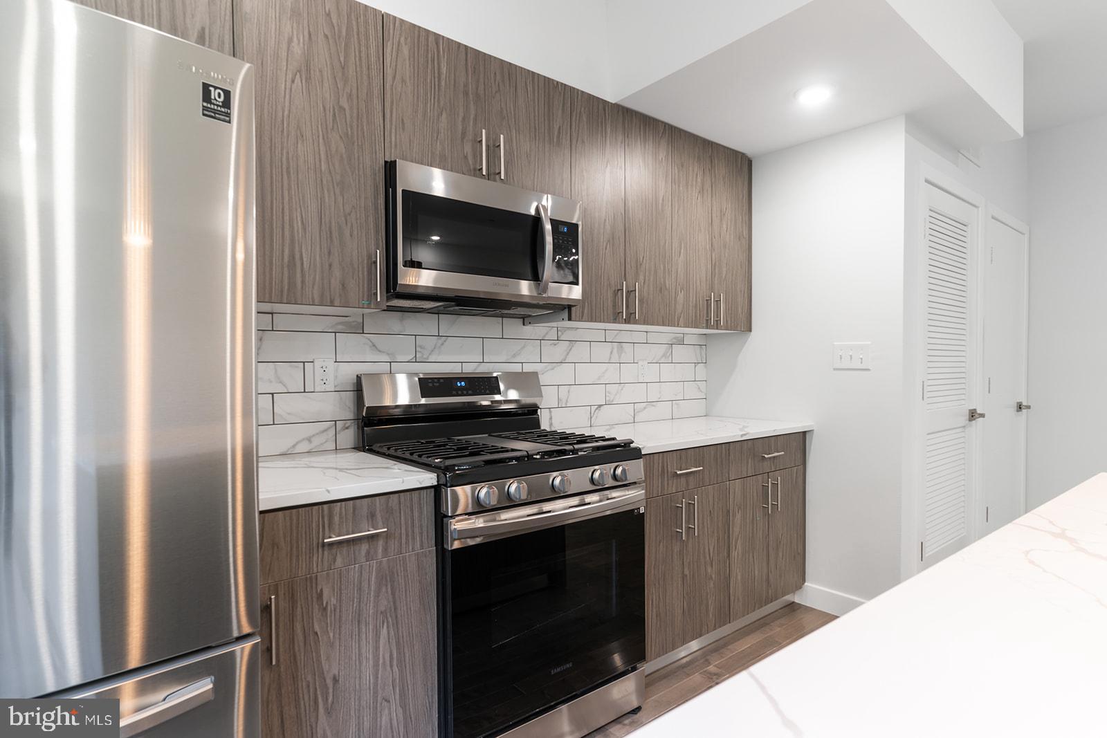 NORRIS SQUARE - Residential Lease