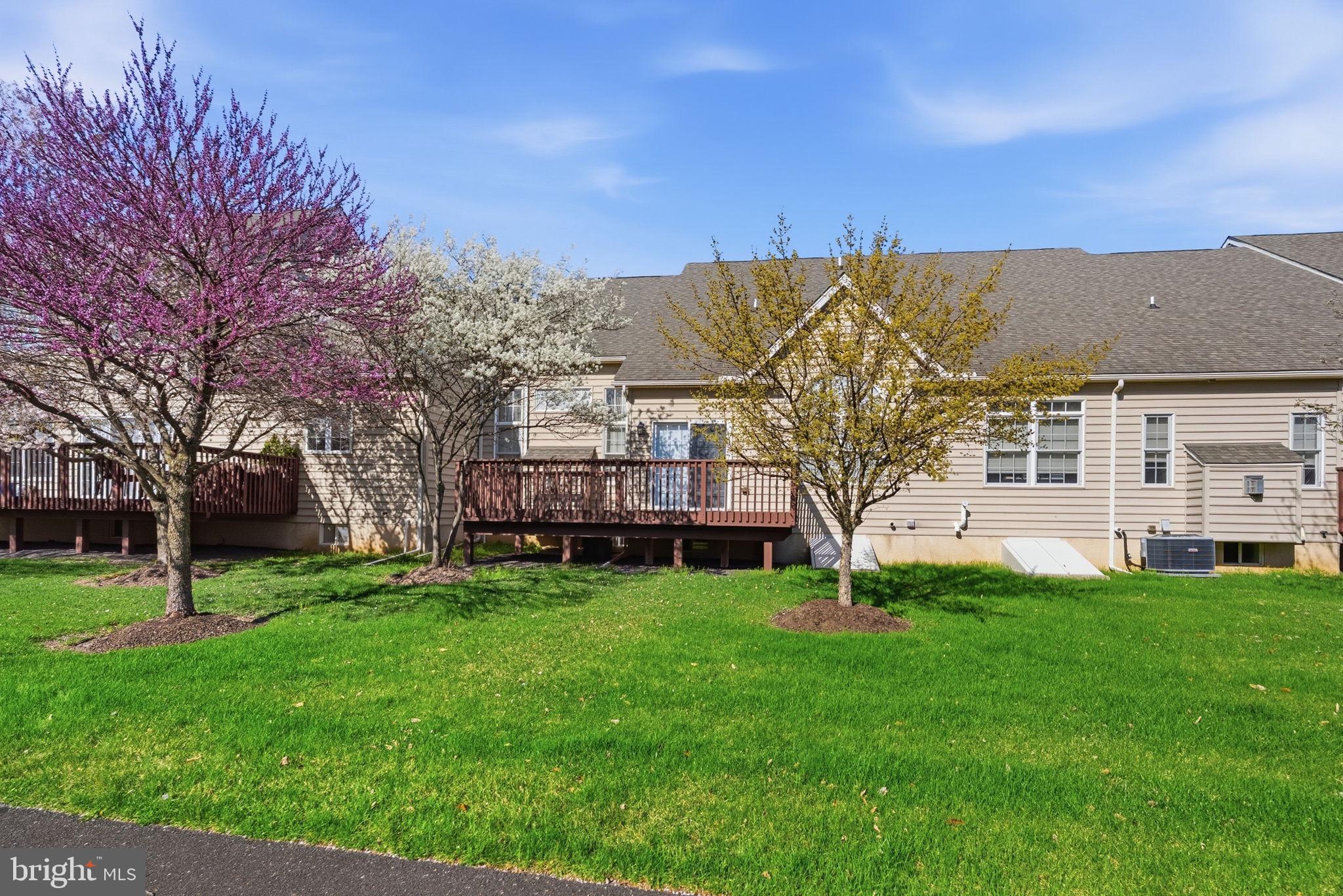 MONTGOMERY WALK - Residential