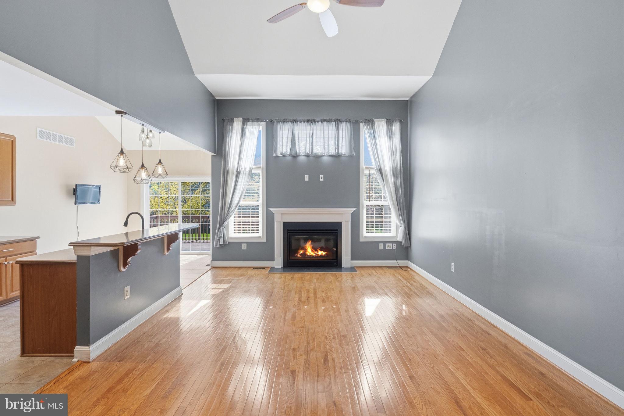 MONTGOMERY WALK - Residential