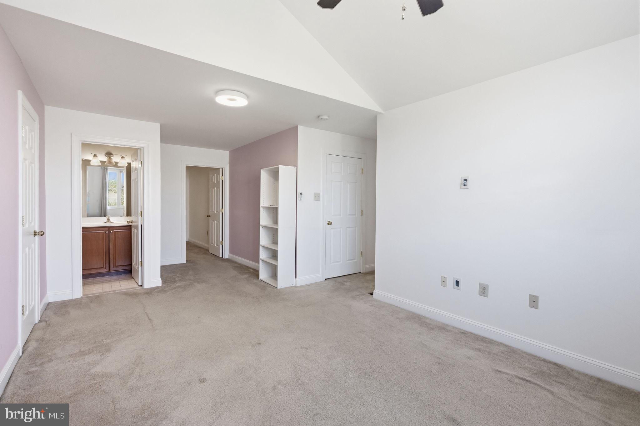 MONTGOMERY WALK - Residential