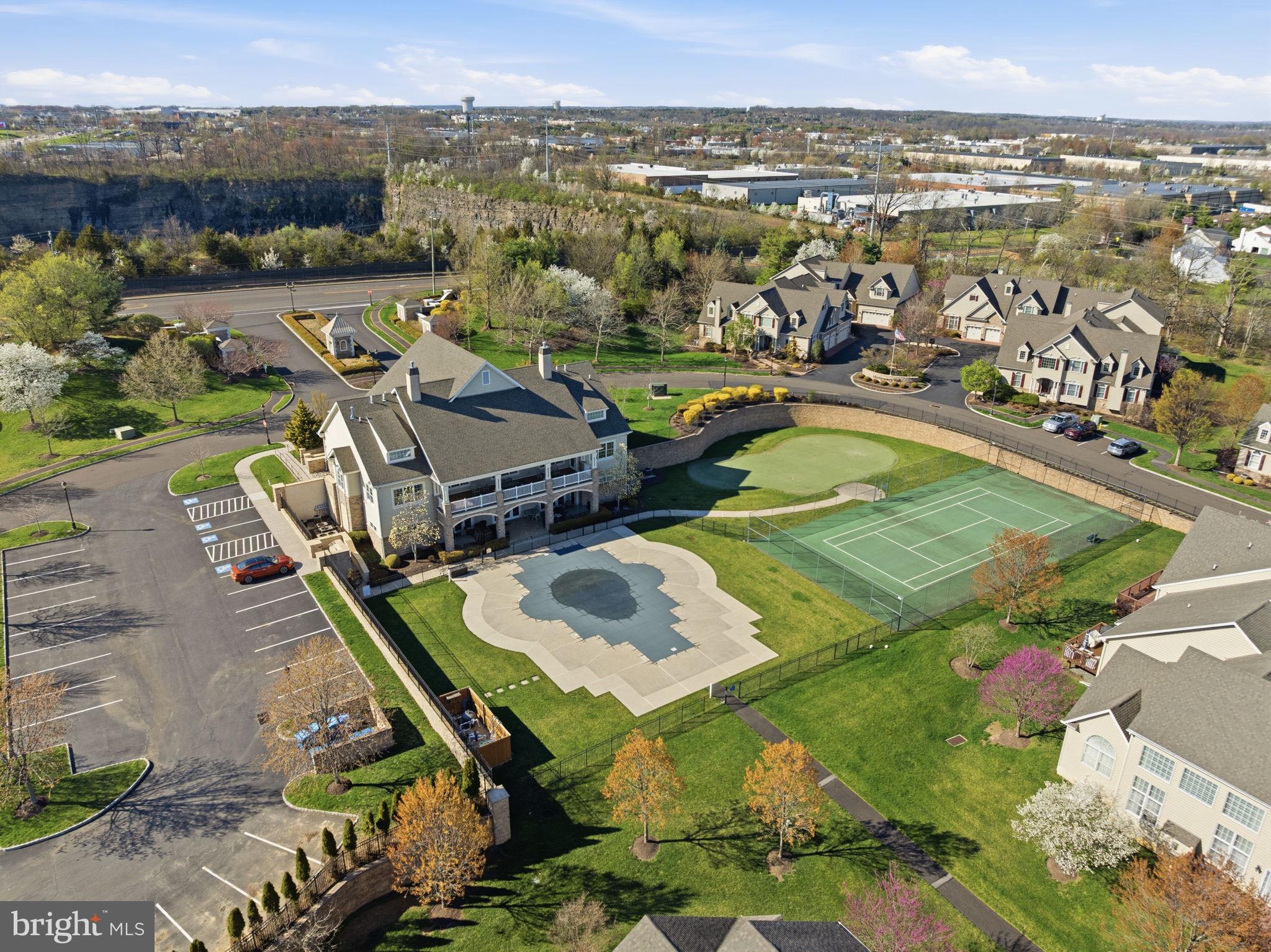 MONTGOMERY WALK - Residential