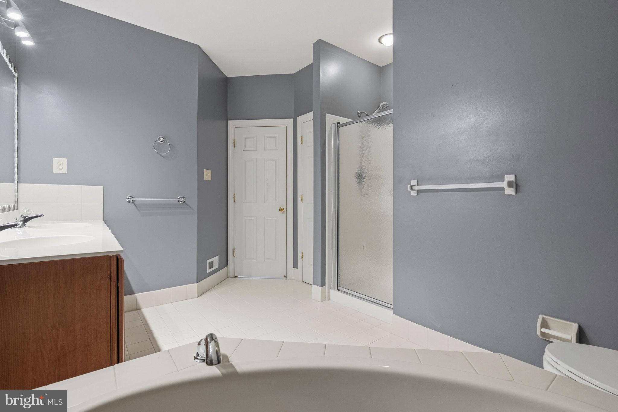 MONTGOMERY WALK - Residential