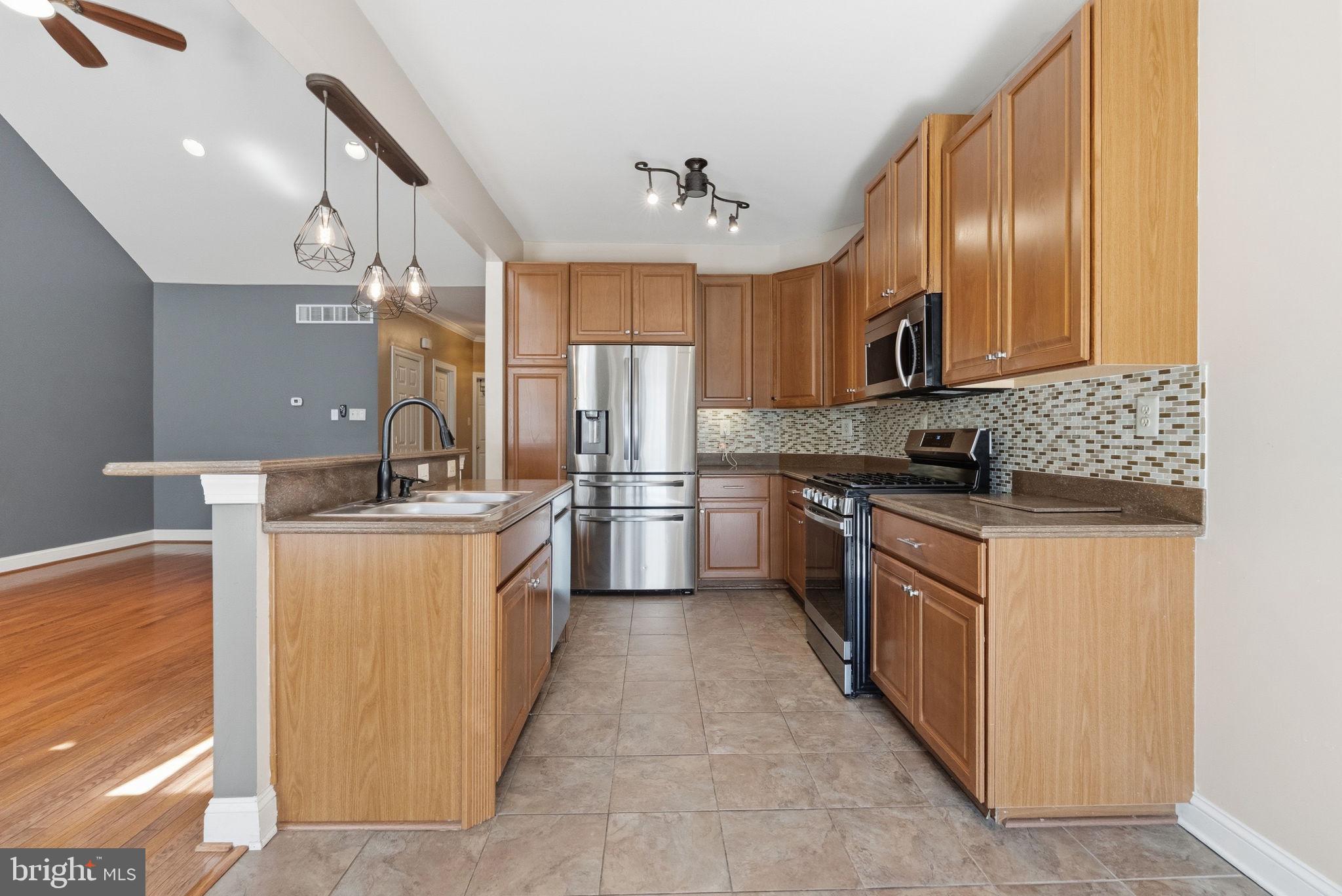 MONTGOMERY WALK - Residential