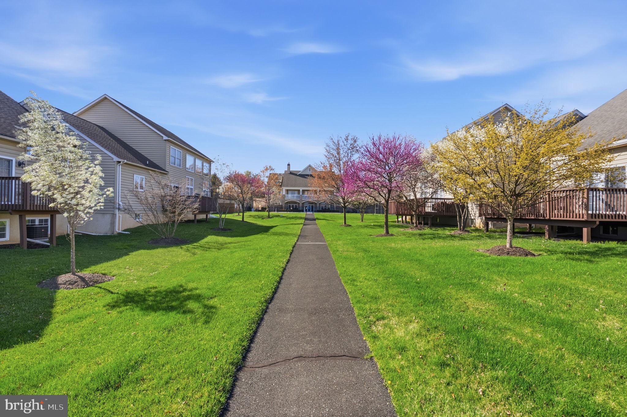 MONTGOMERY WALK - Residential