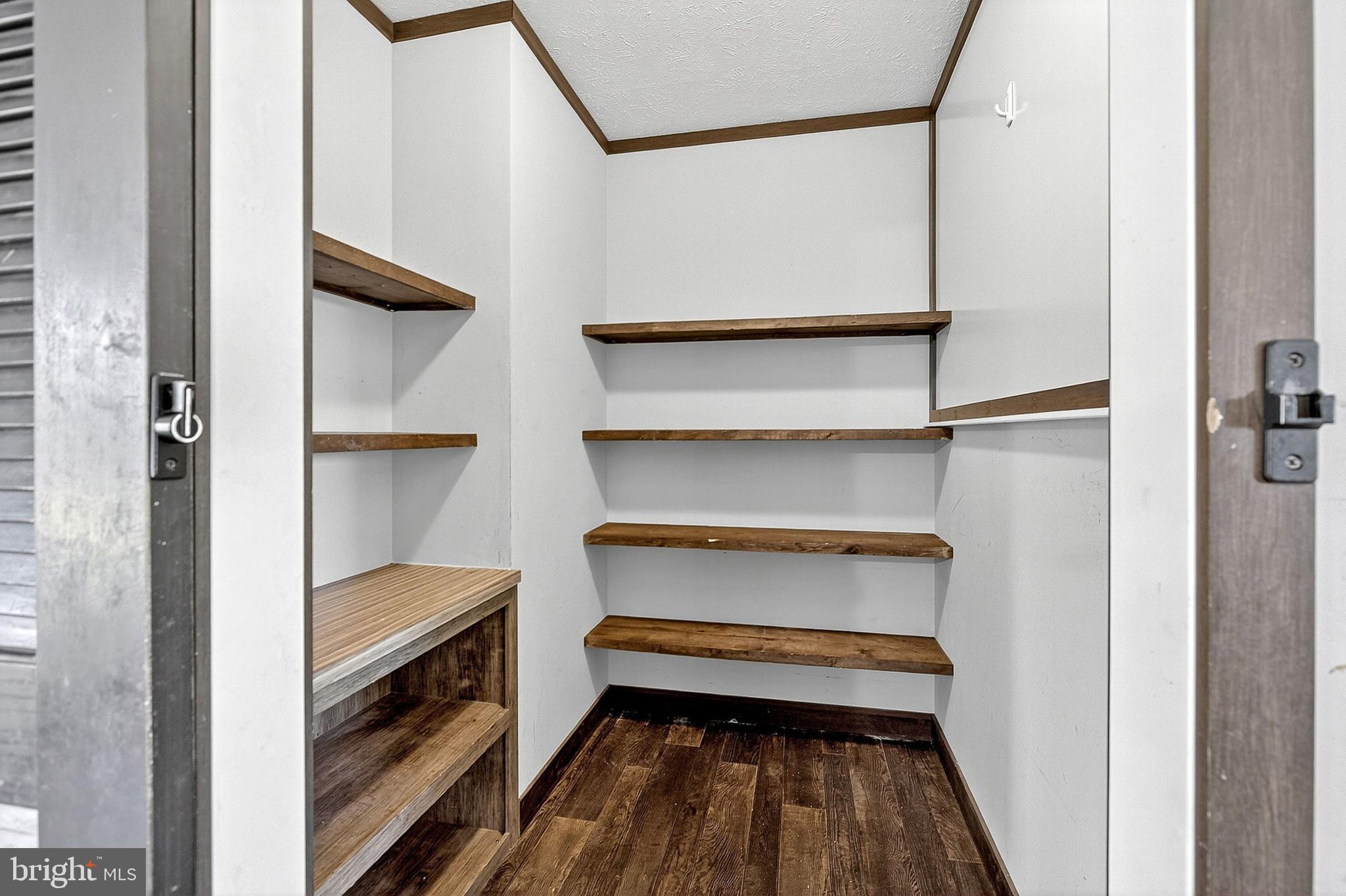 CHELESA VILLA - Residential