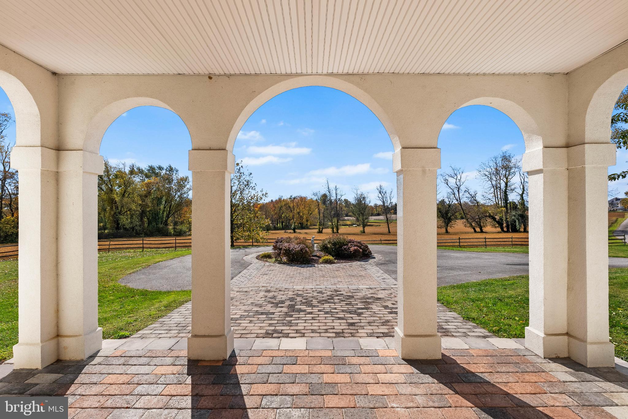 MY LADY'S MANOR - Farm