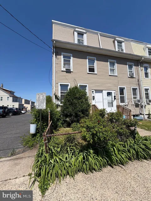 MLS: NJCD2116432