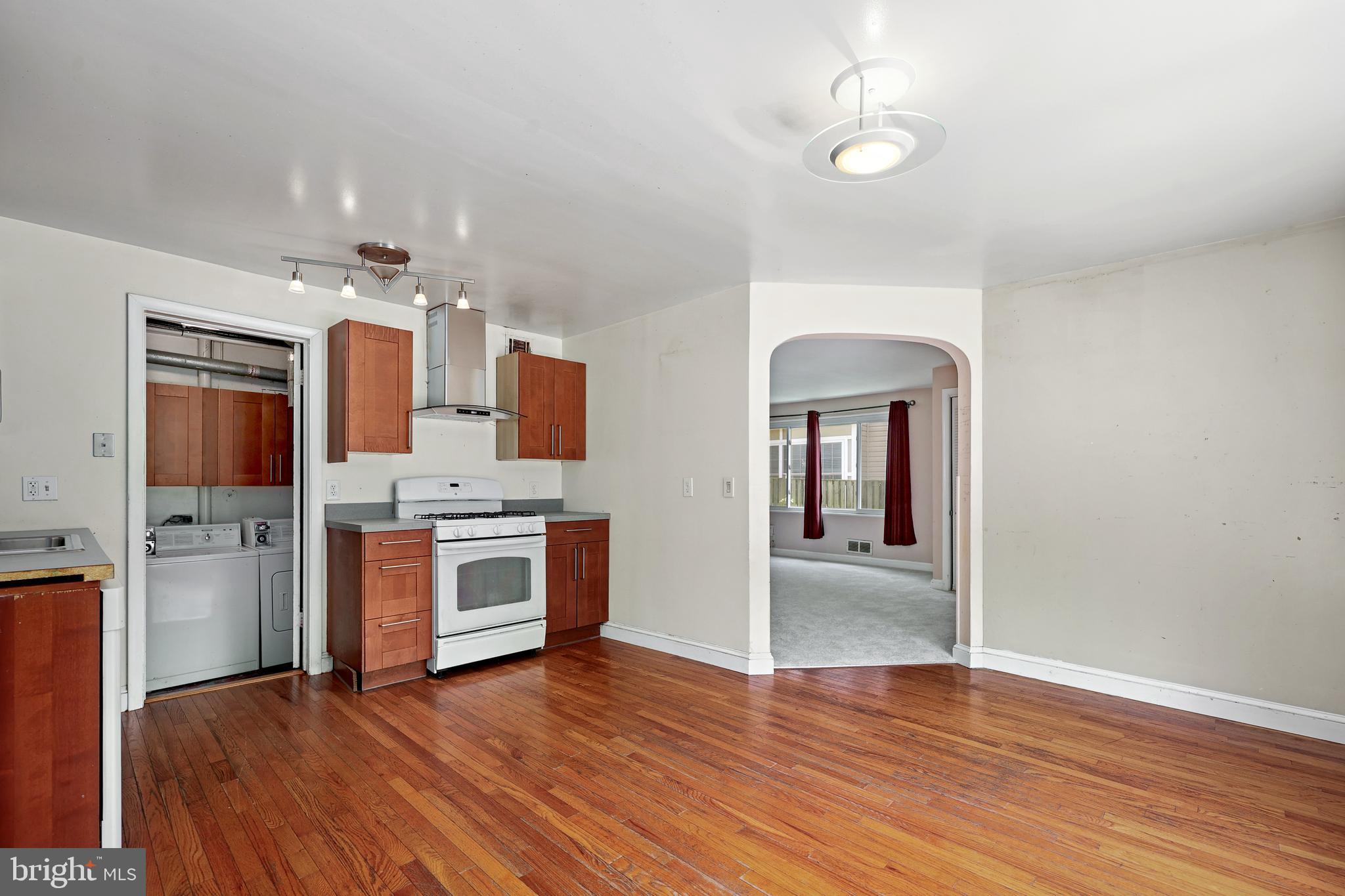 6830 CUSTIS PARKWAY