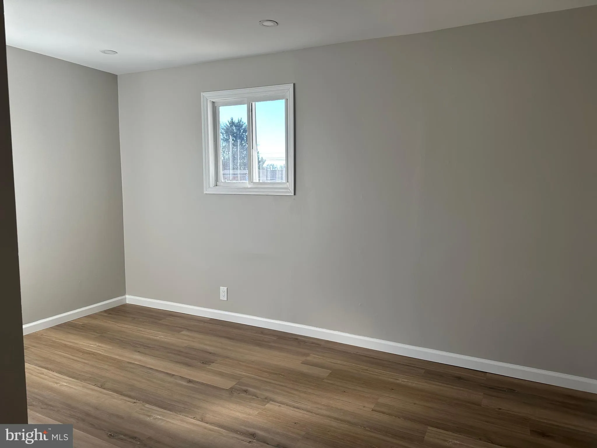 Penns Grove, New Jersey 08069, United States, 3 Bedrooms Bedrooms, ,1 BathroomBathrooms,Residential,Active,4724