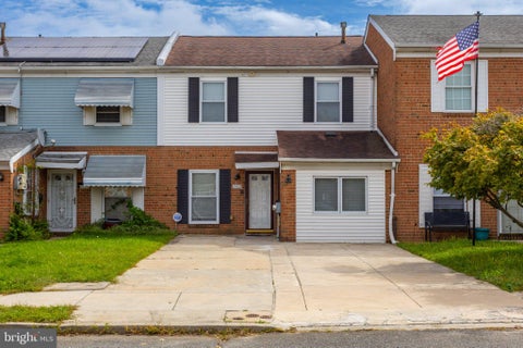 Townhouse For Sale - 8408 Lyons Place<br/> Philadelphia County, PHILADELPHIA, PA 19153