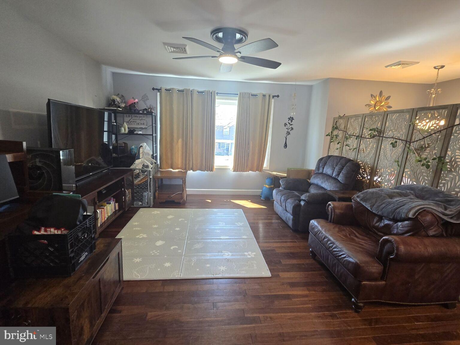 NOLL MANOR - Residential