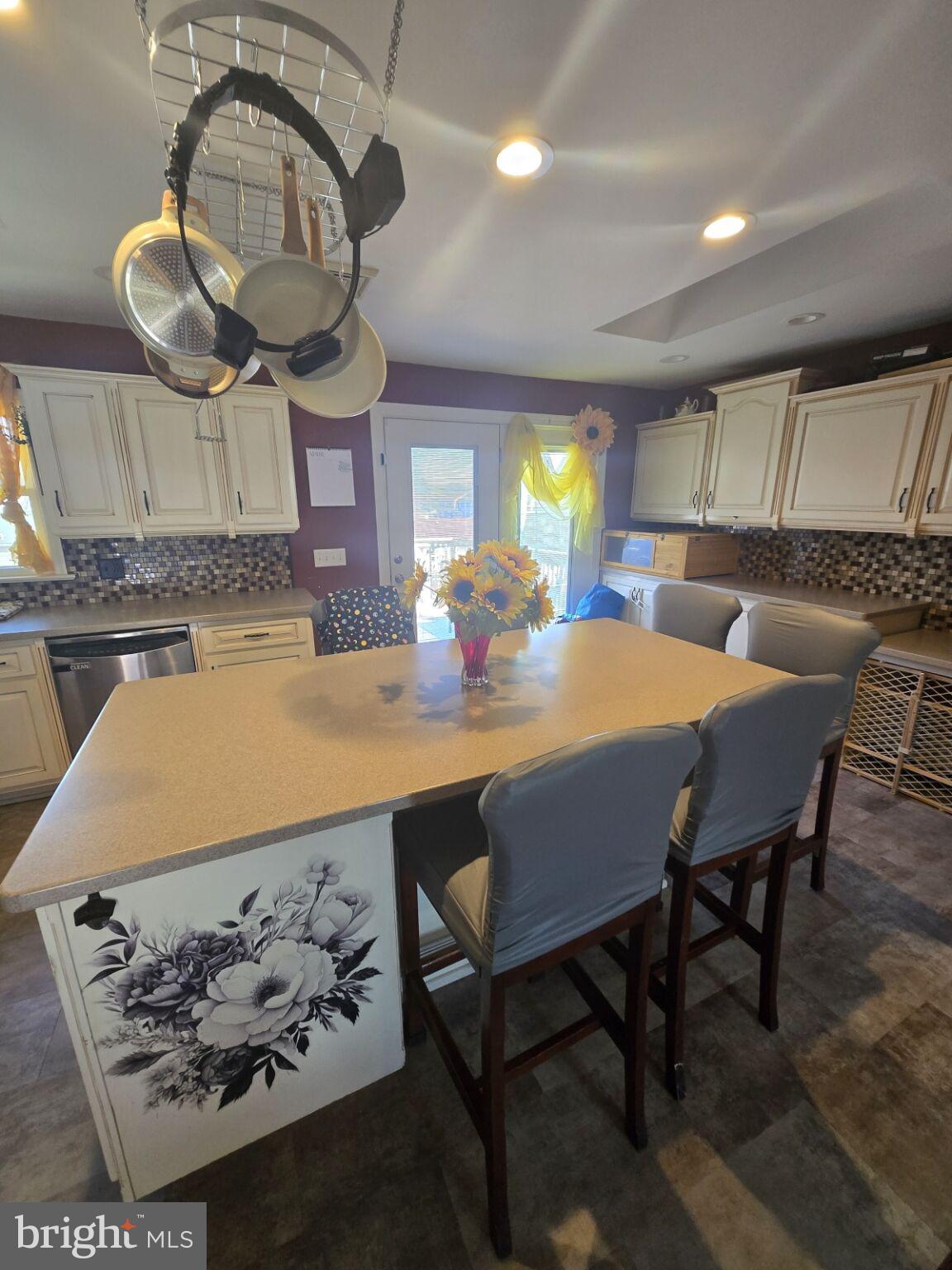 NOLL MANOR - Residential