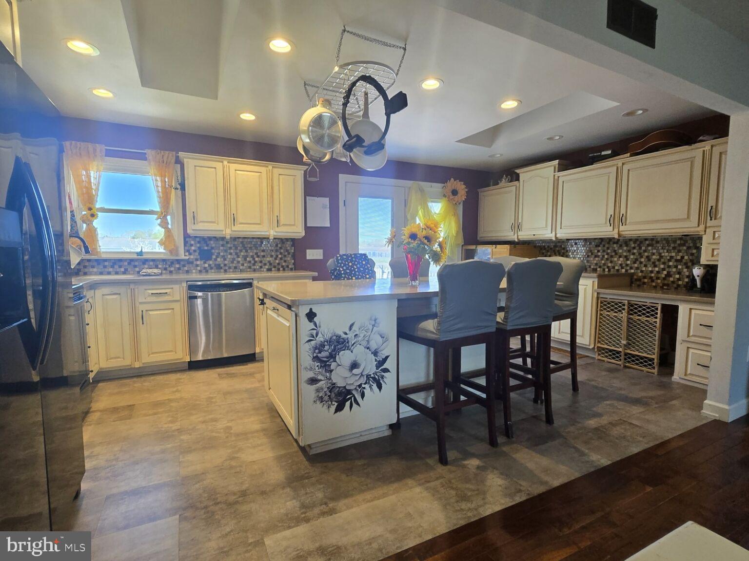 NOLL MANOR - Residential