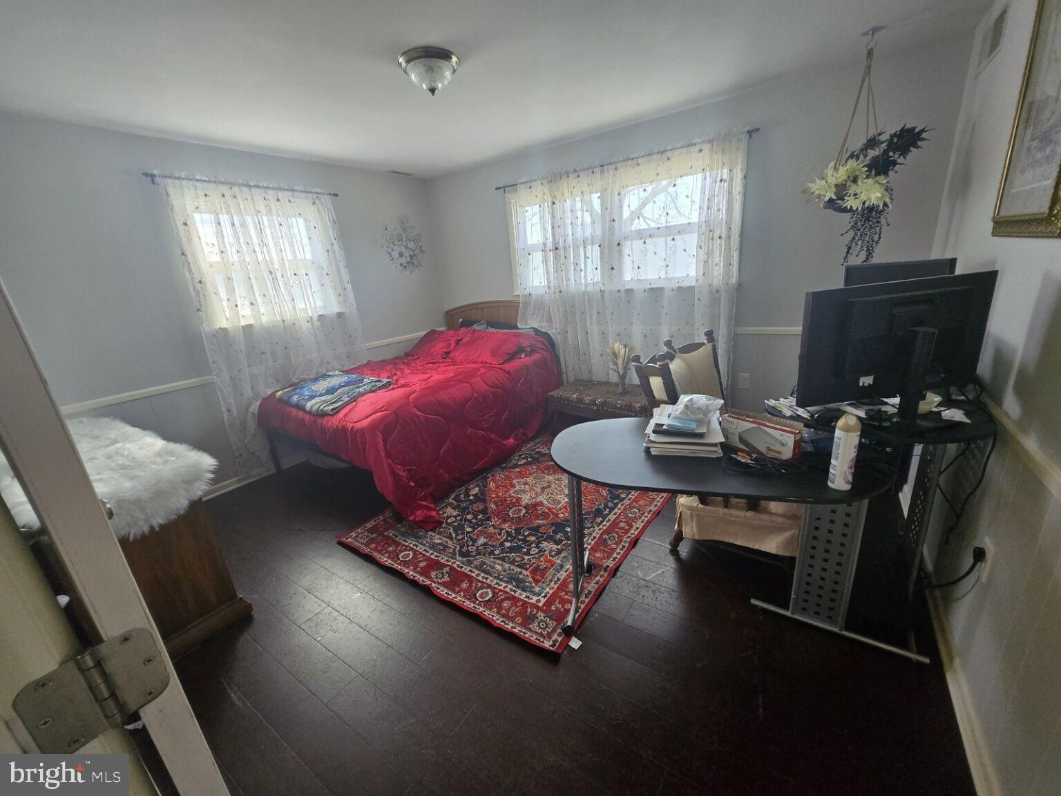 NOLL MANOR - Residential