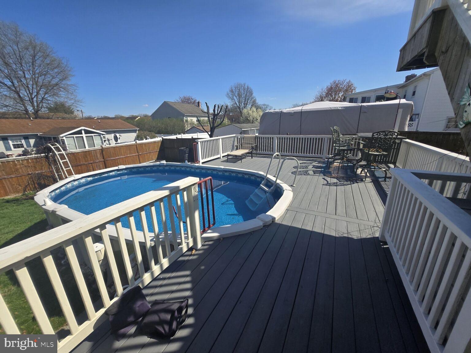 NOLL MANOR - Residential