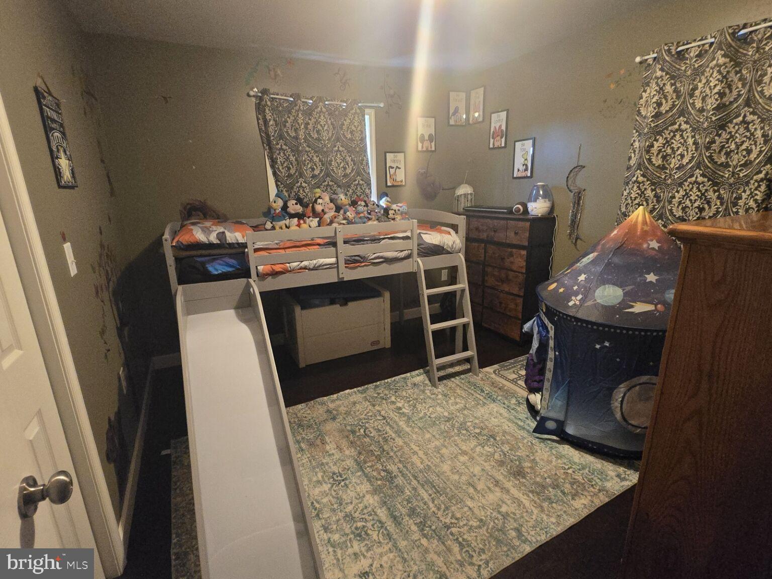 NOLL MANOR - Residential