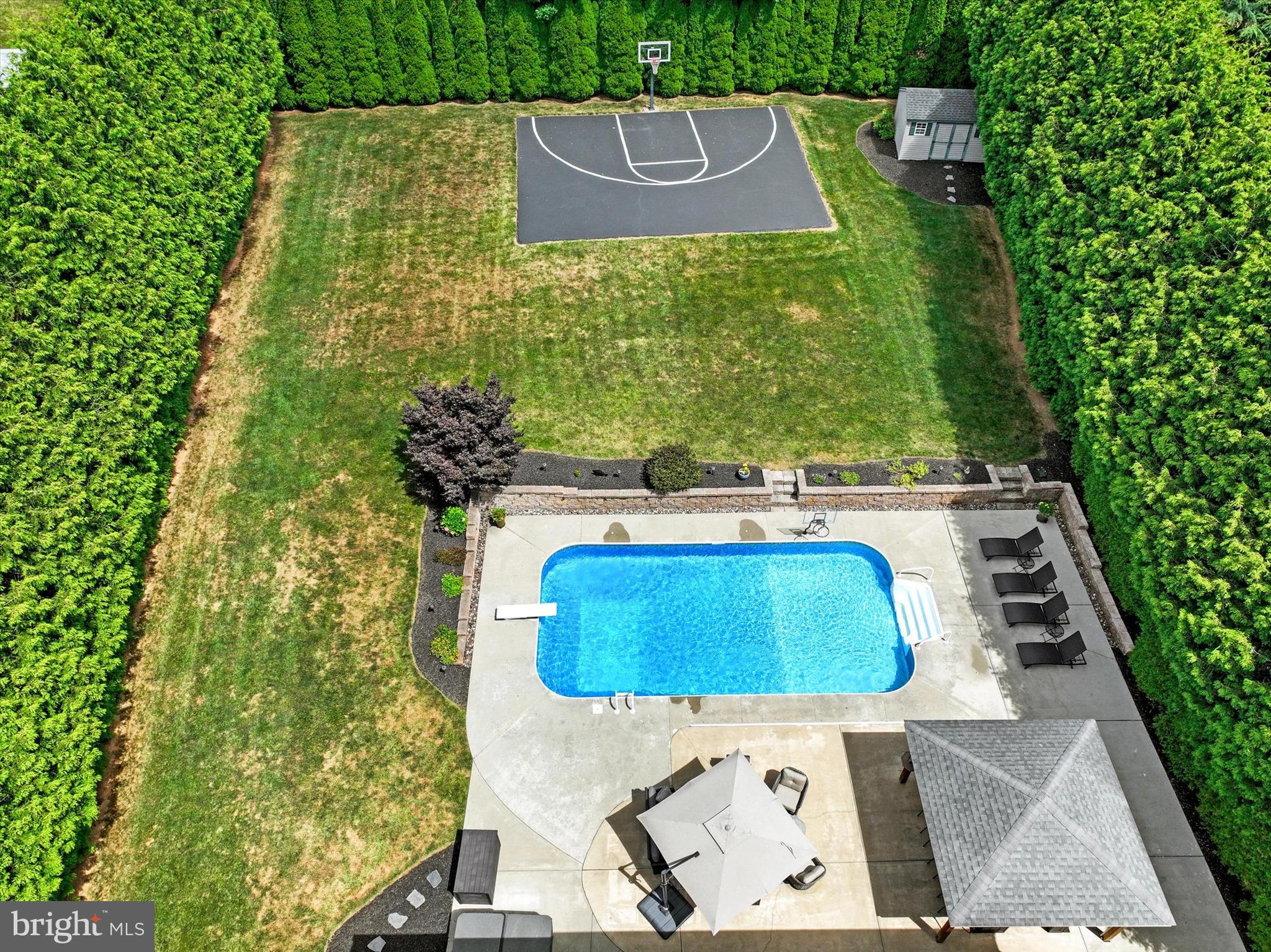 SHERMAN OAKS - Residential