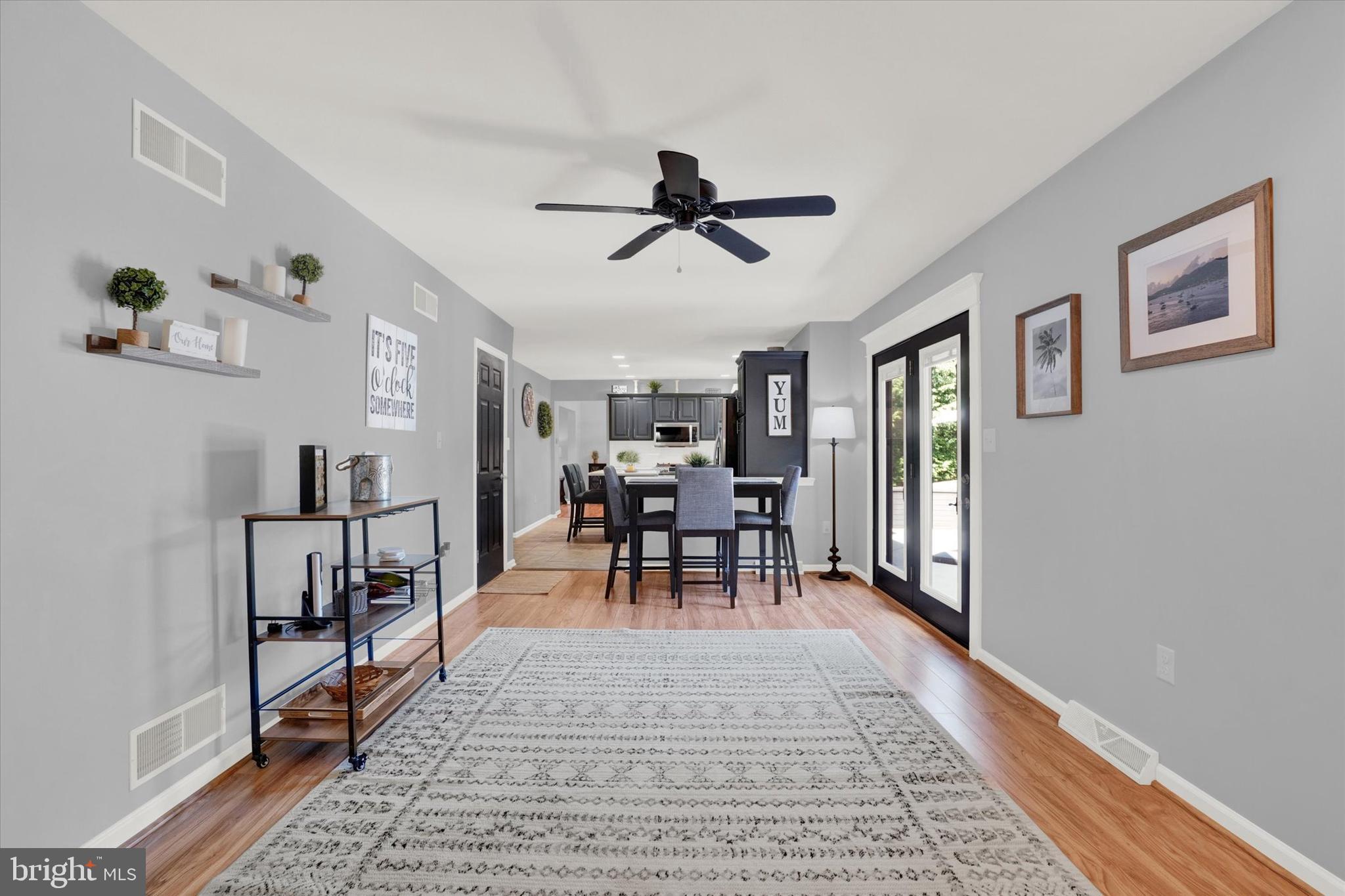 SHERMAN OAKS - Residential