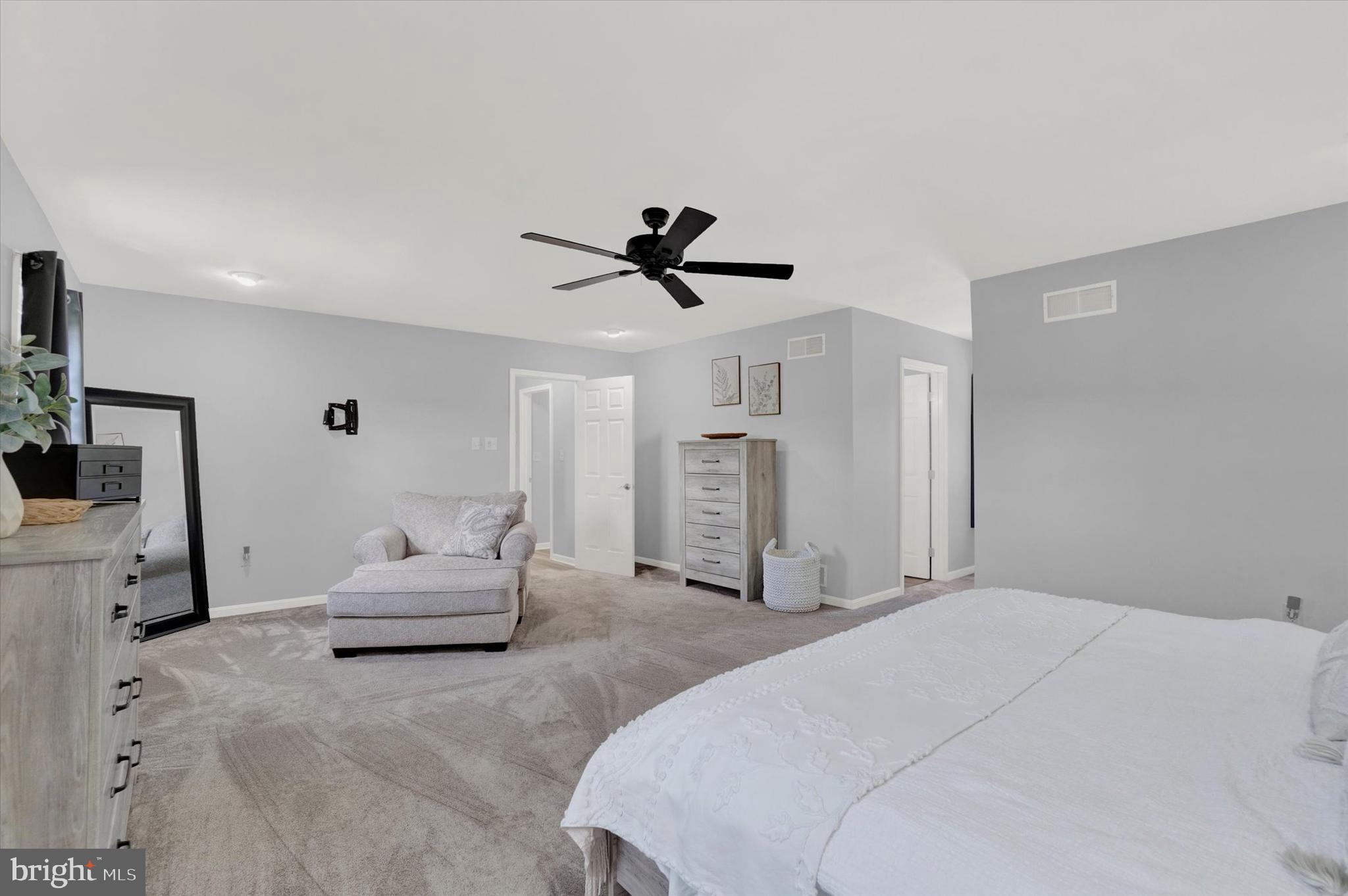 SHERMAN OAKS - Residential