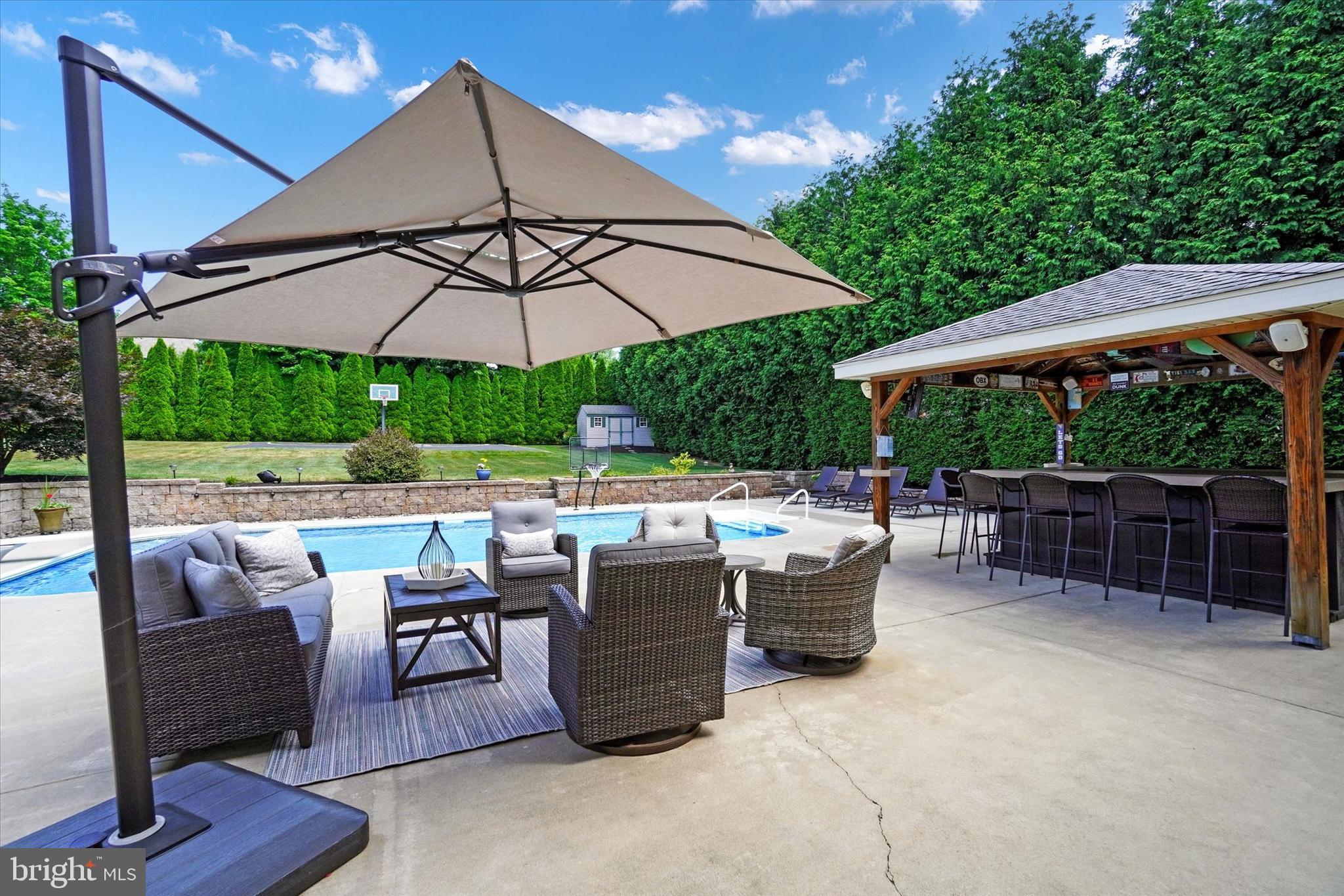 SHERMAN OAKS - Residential