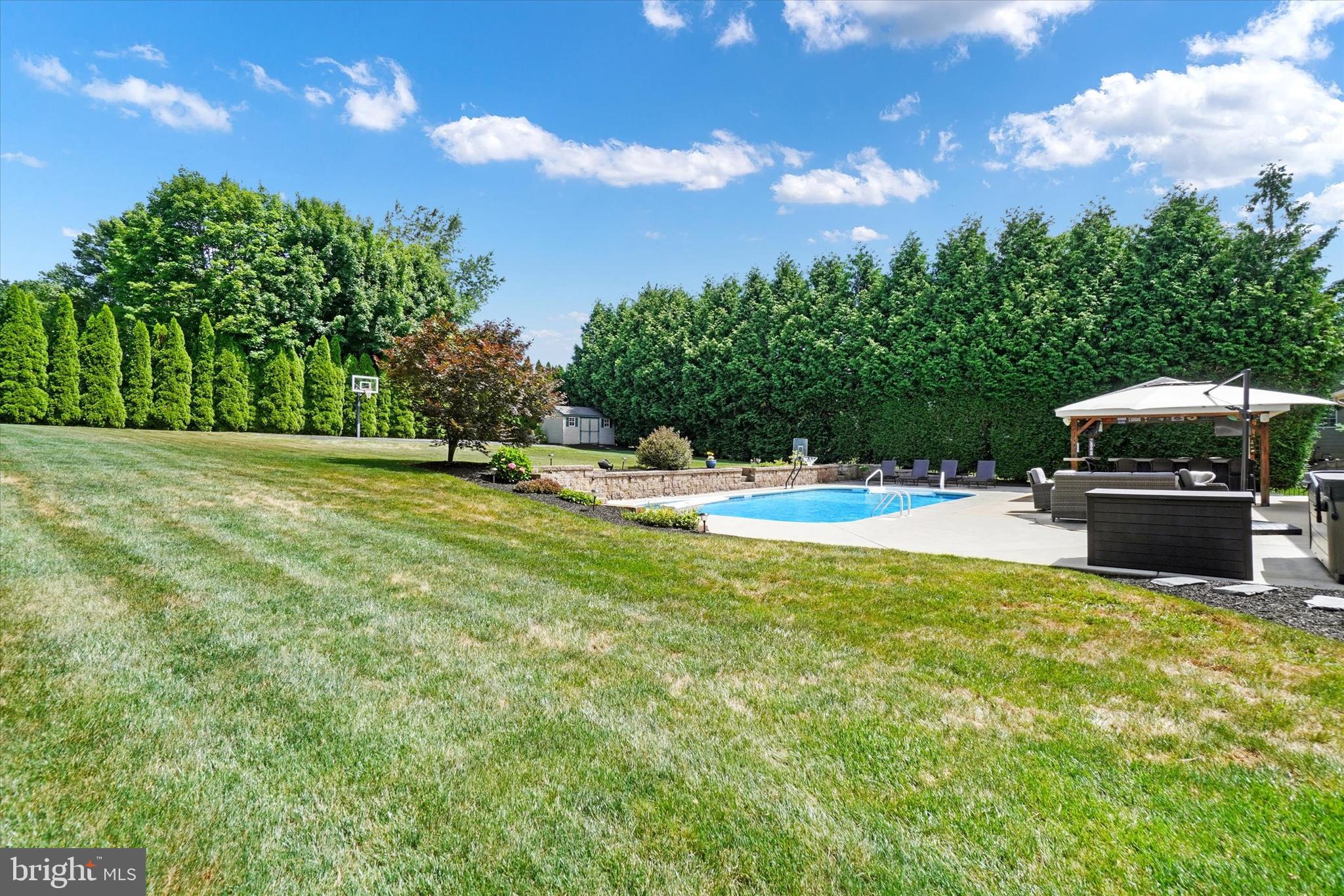 SHERMAN OAKS - Residential