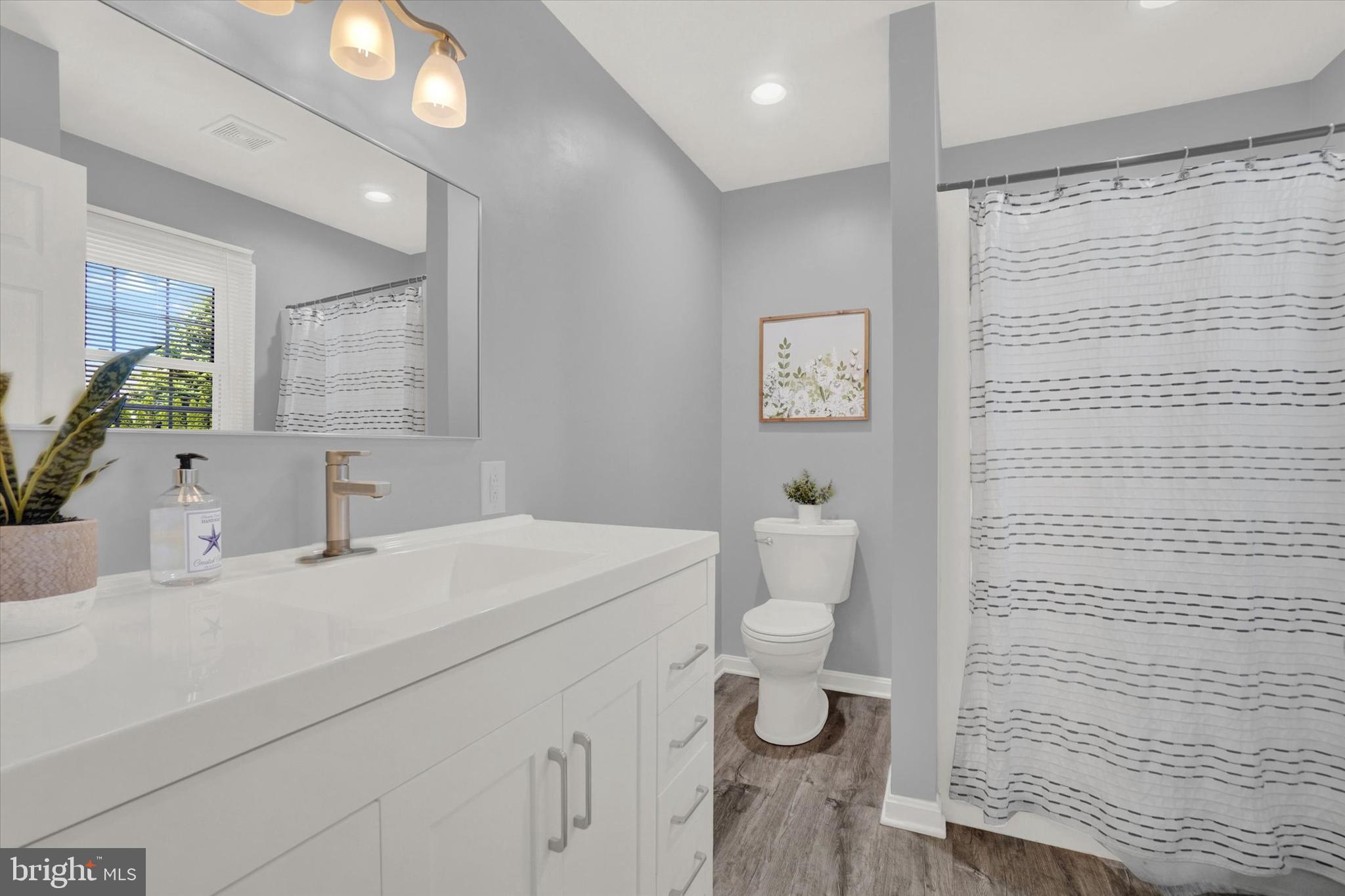 SHERMAN OAKS - Residential