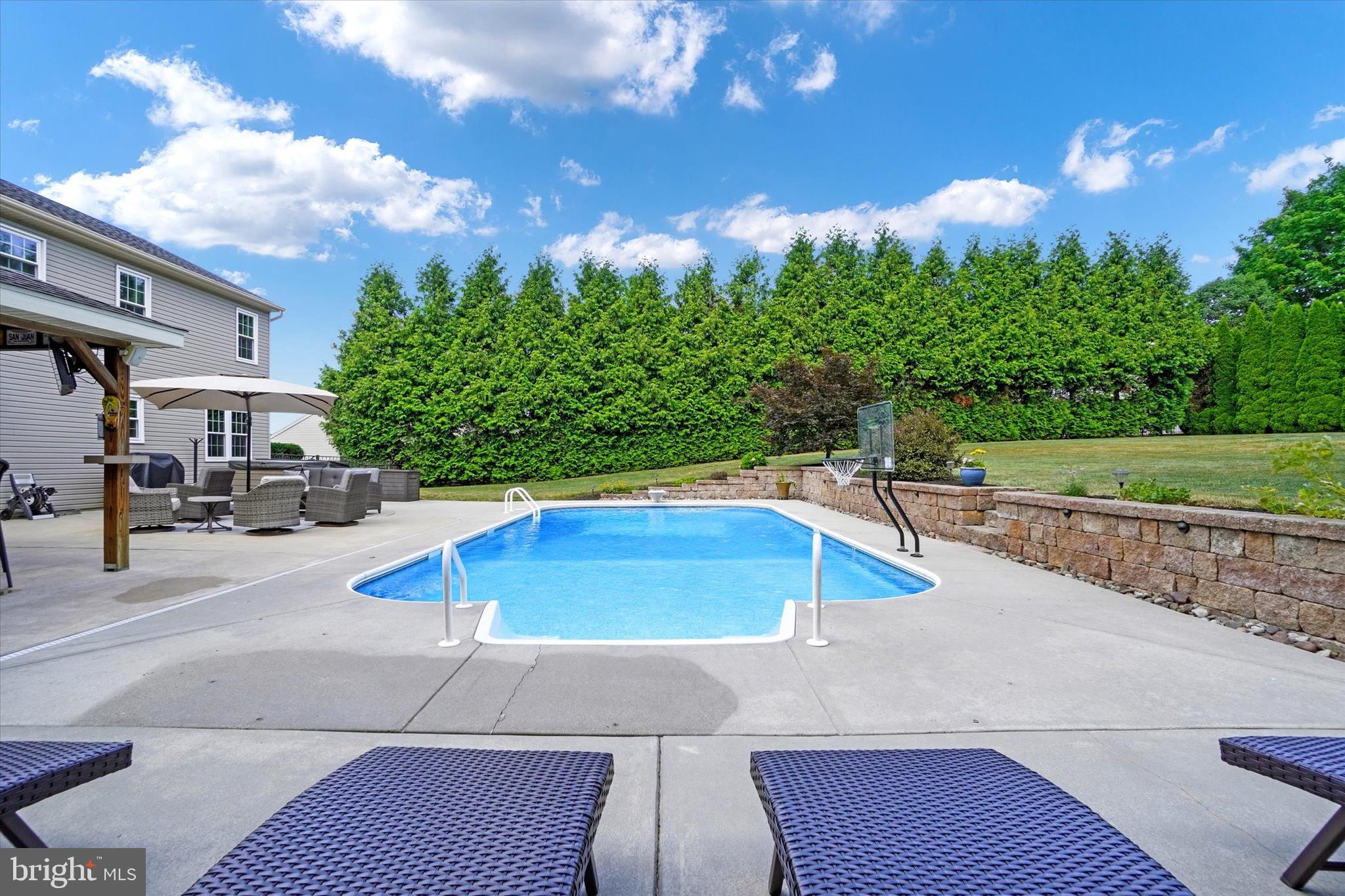 SHERMAN OAKS - Residential