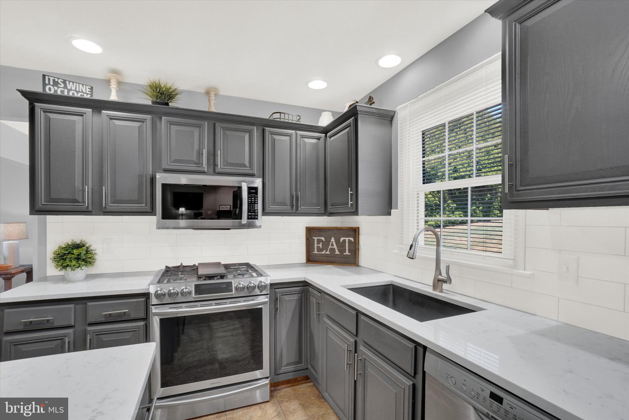 SHERMAN OAKS - Residential