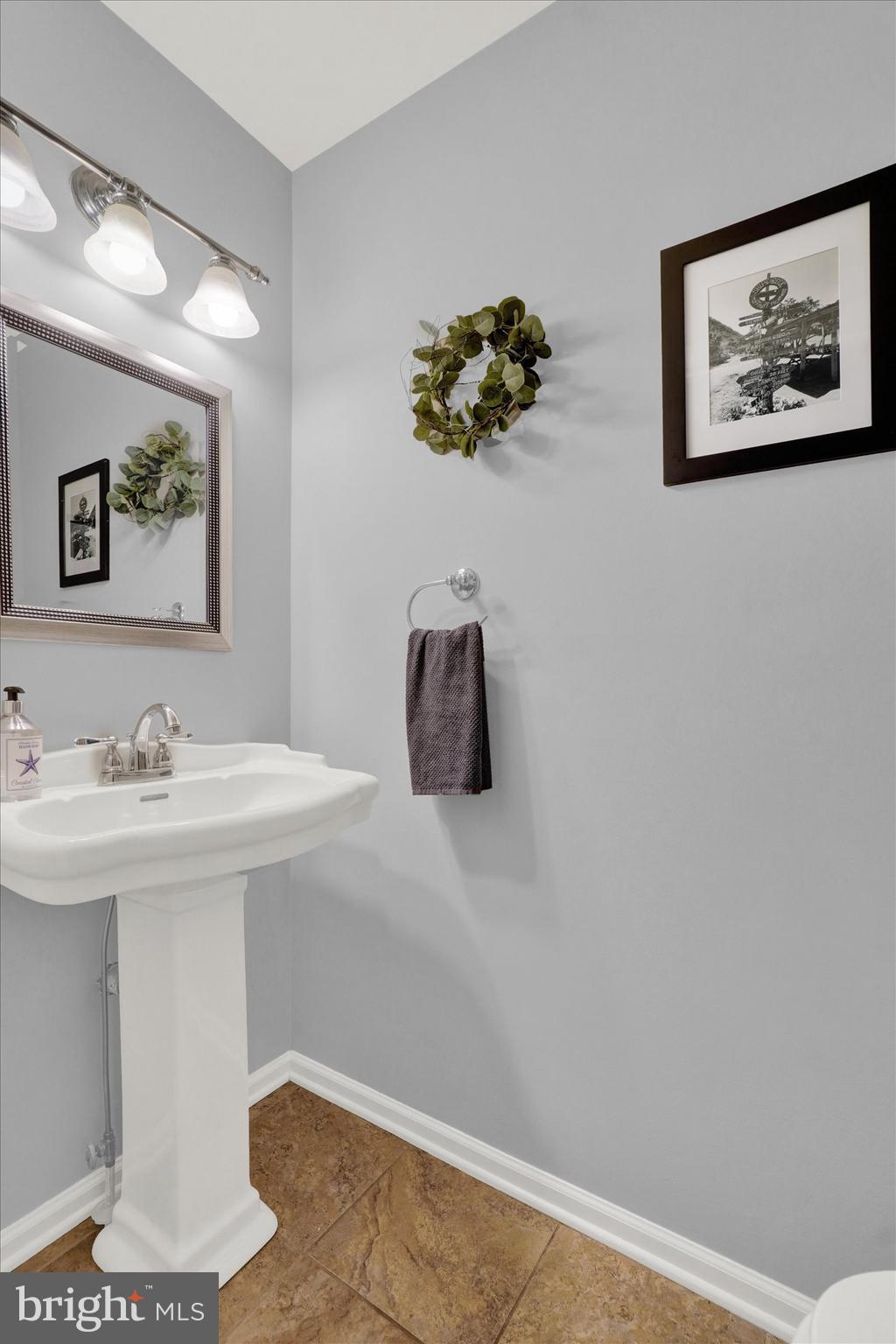 SHERMAN OAKS - Residential