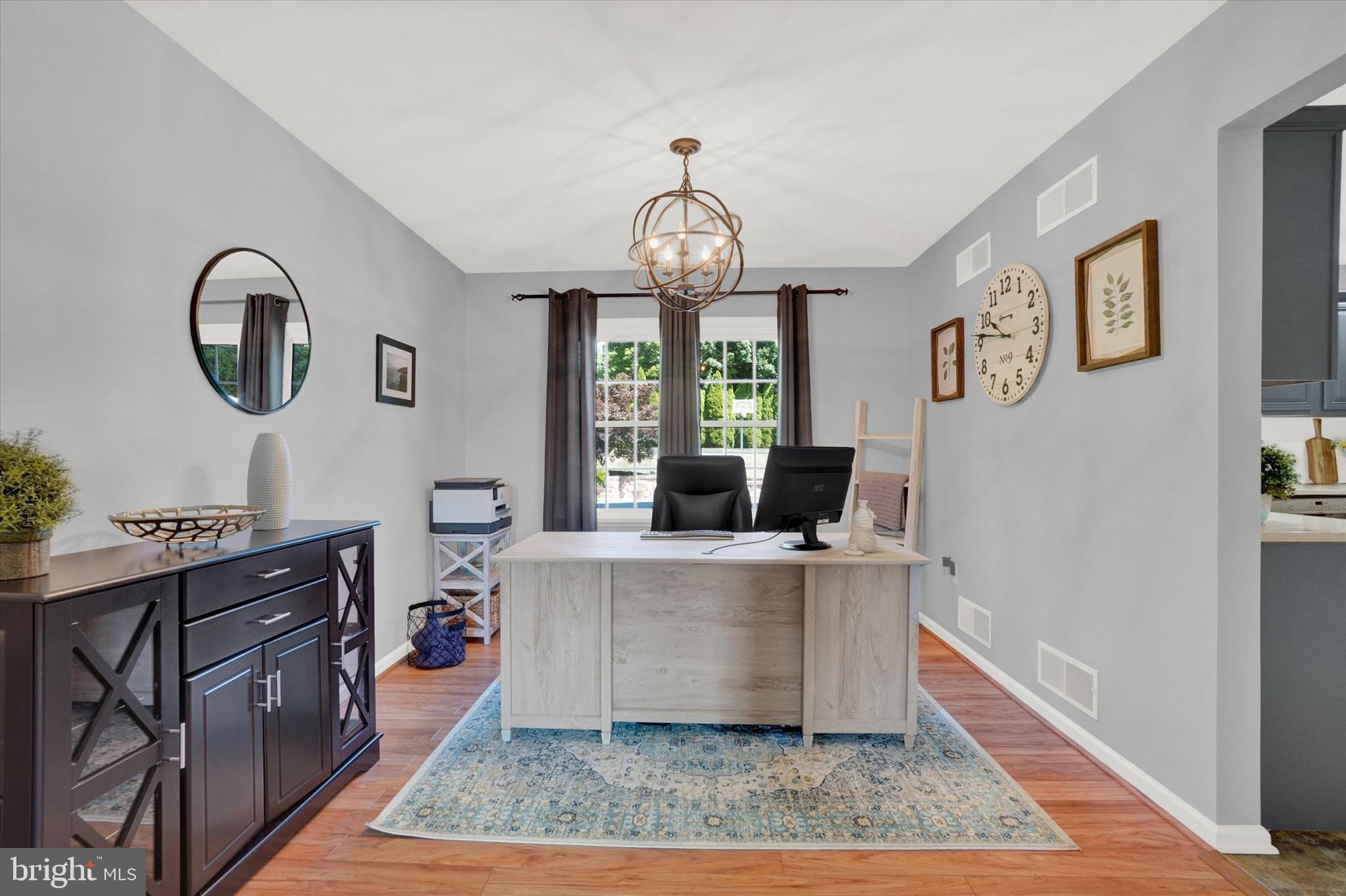 SHERMAN OAKS - Residential