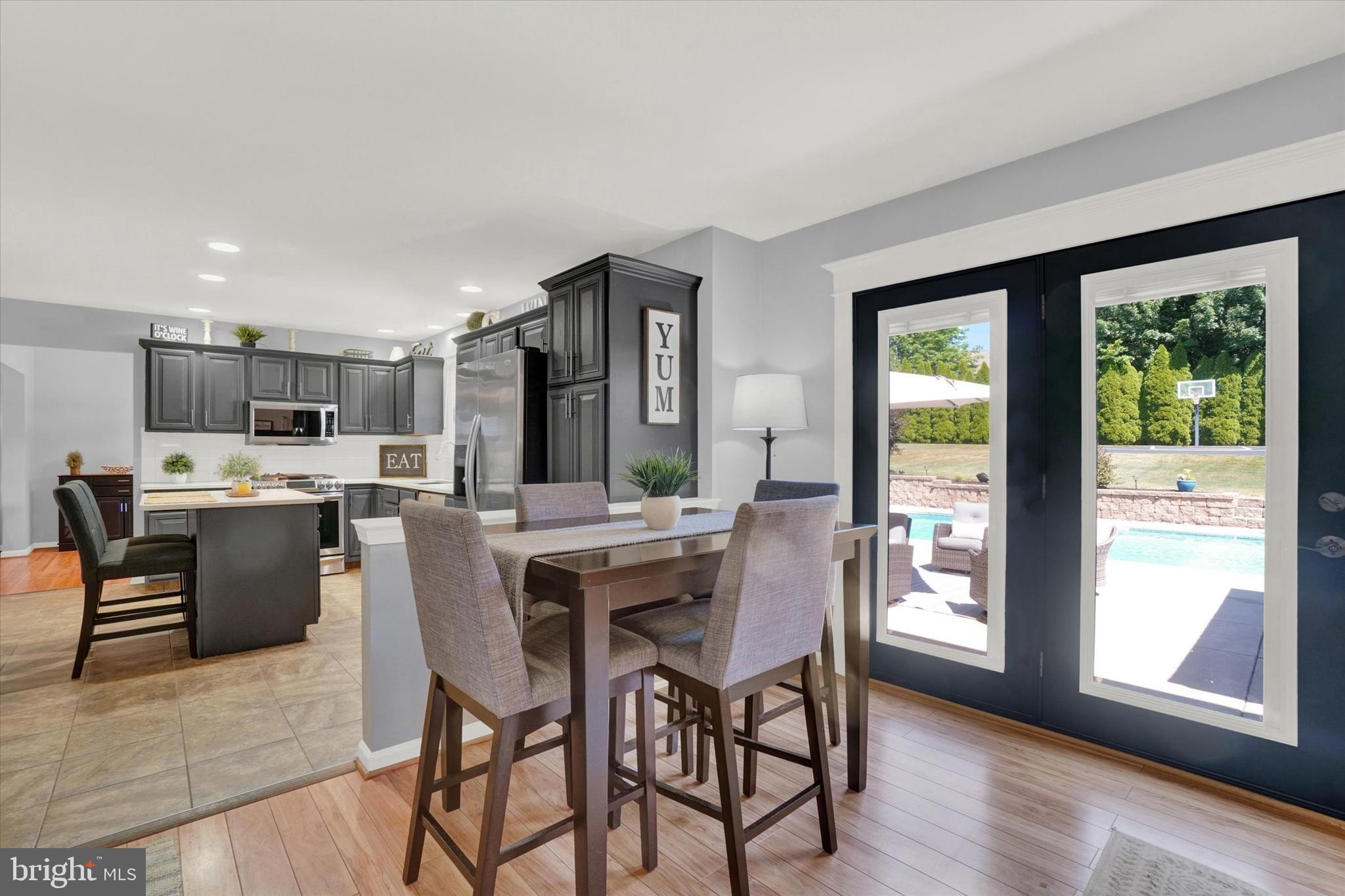 SHERMAN OAKS - Residential