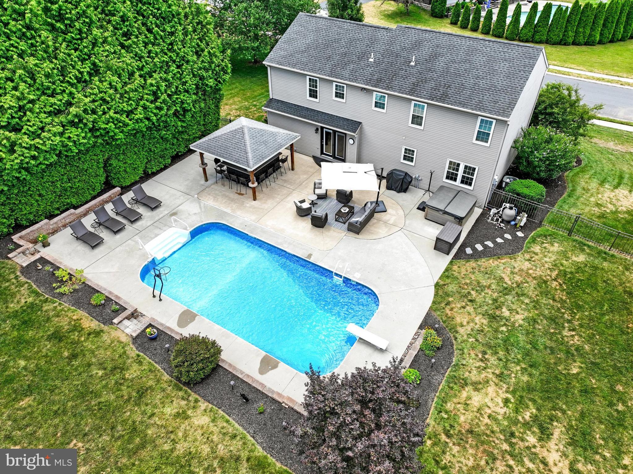 SHERMAN OAKS - Residential