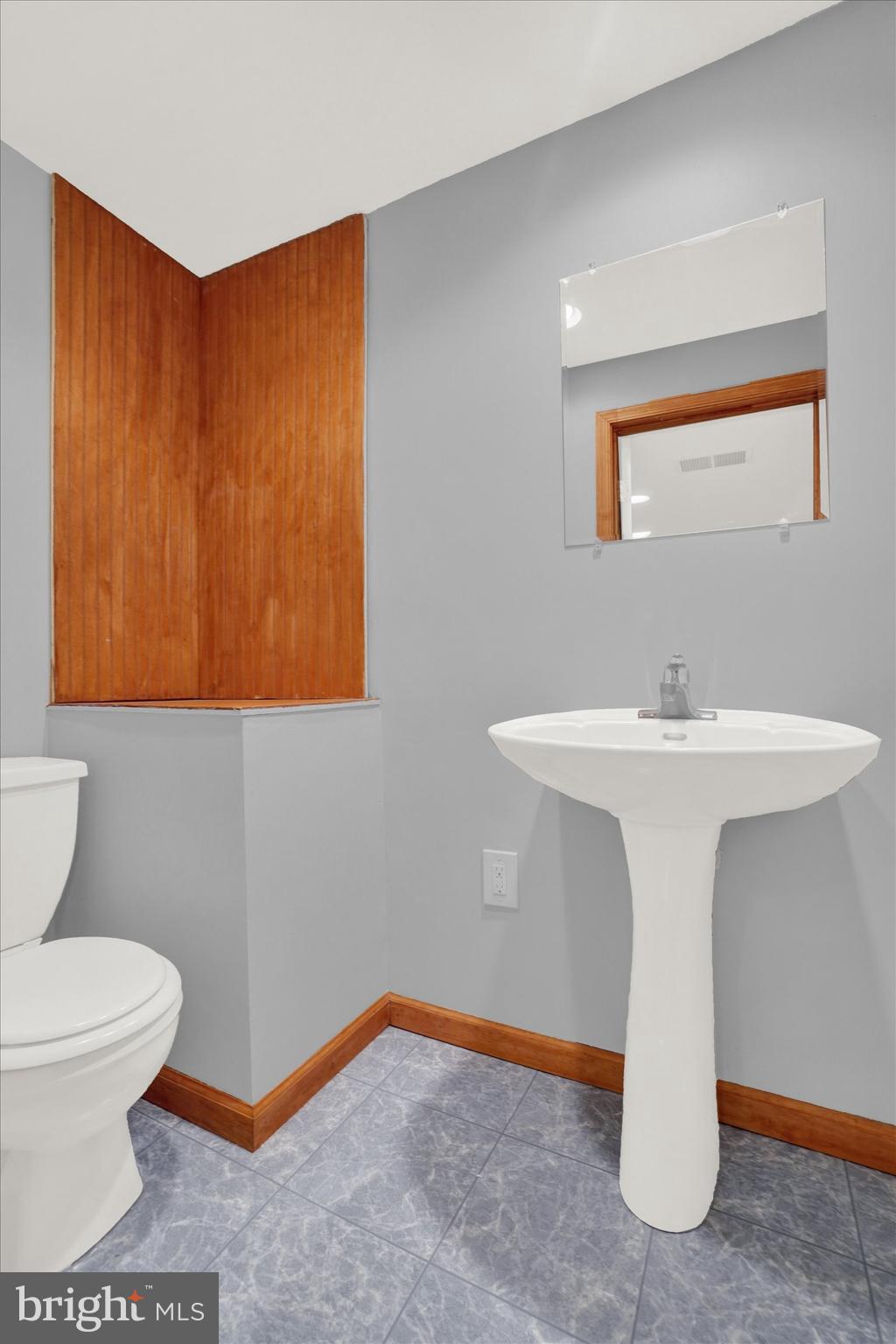 SHERMAN OAKS - Residential