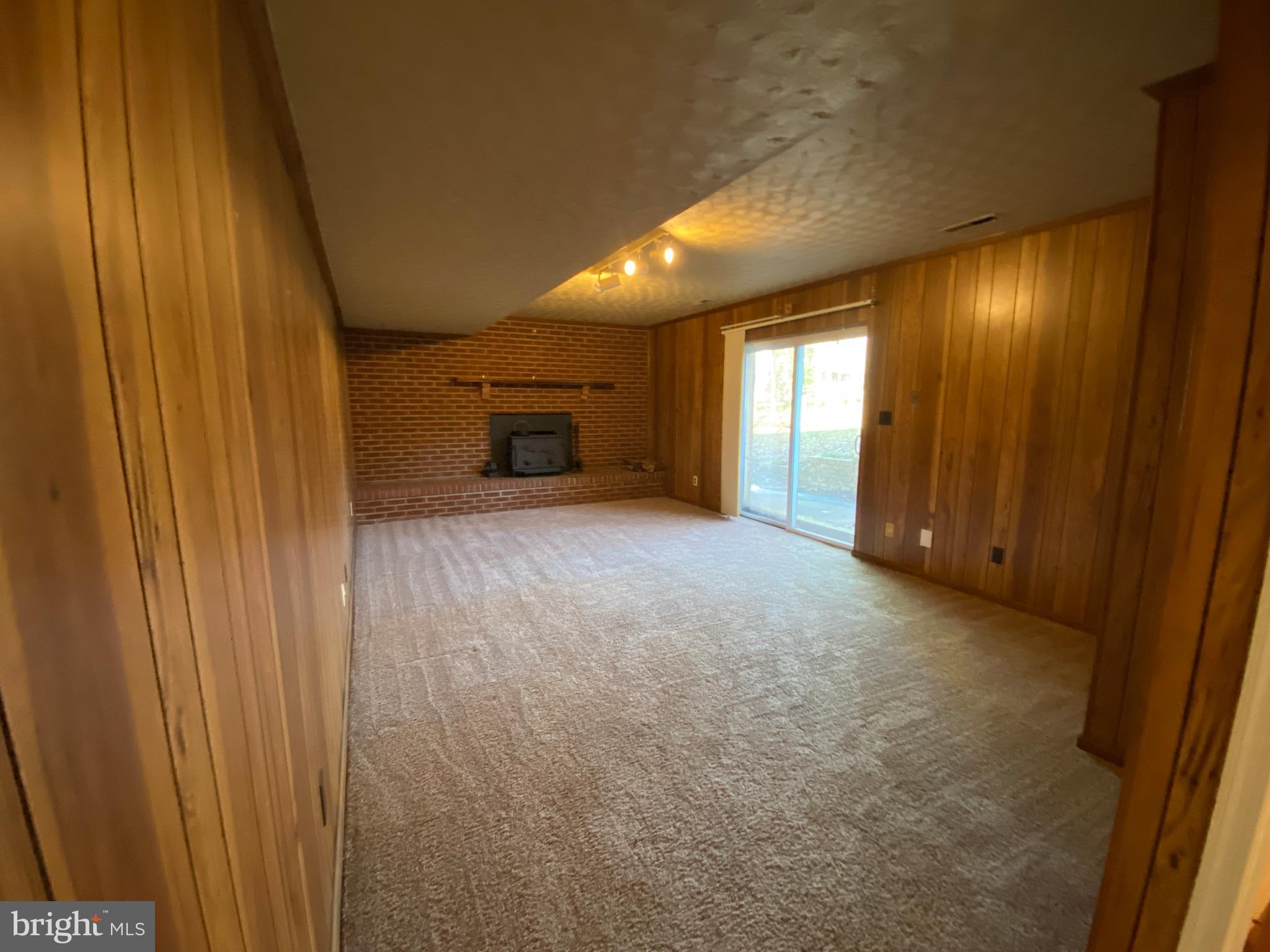 CLEARVIEW HEIGHTS - Residential Lease