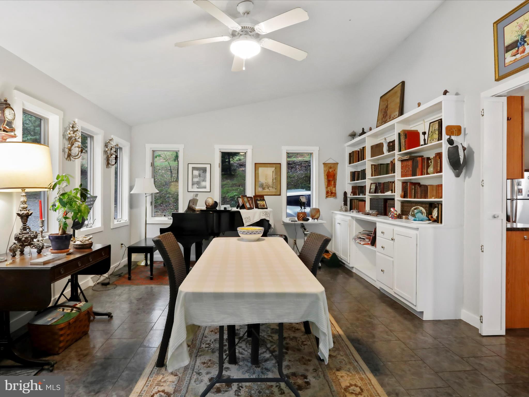 COOLFONT MOUNTAINSIDE - Residential