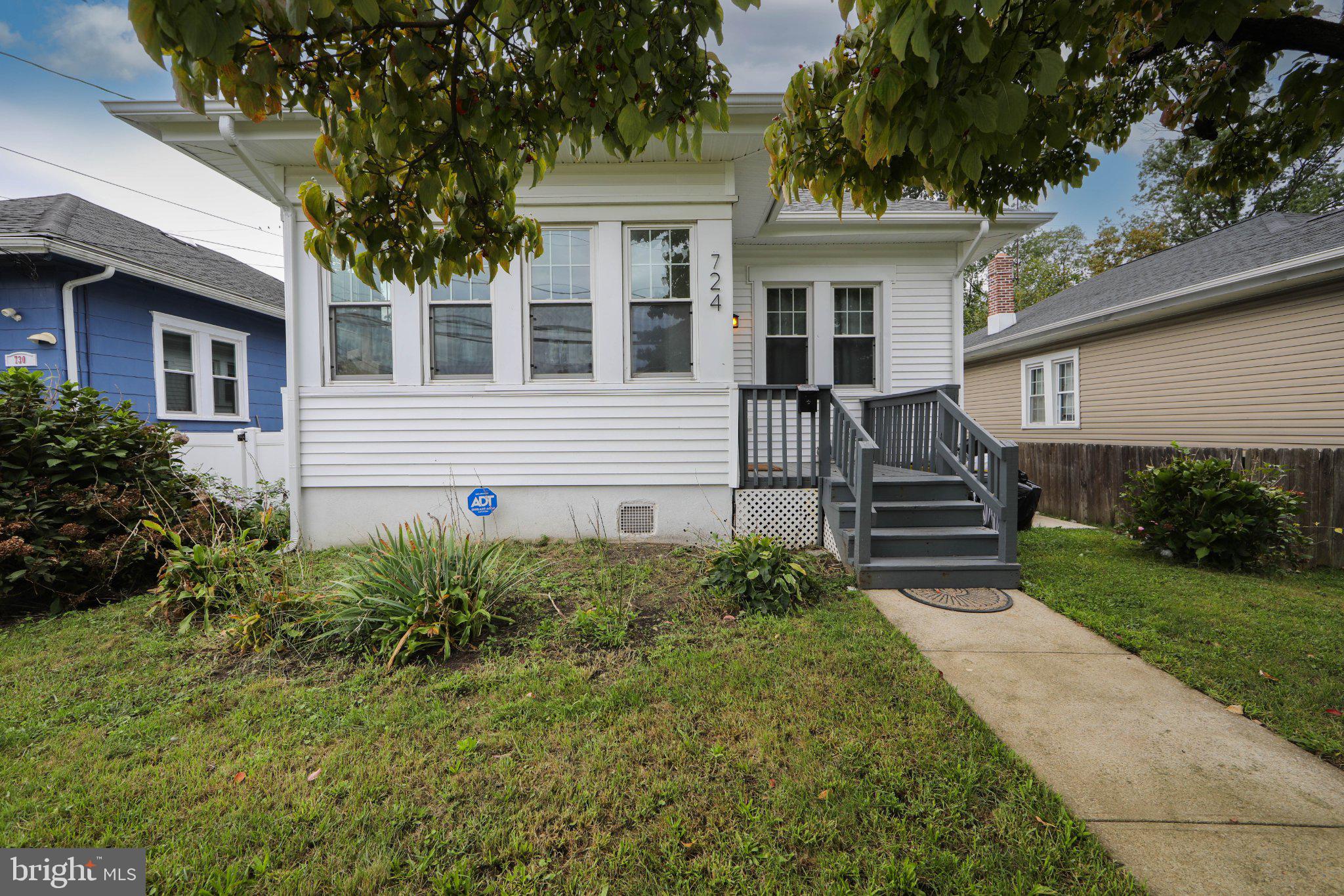 724 WILLITTS AVENUE