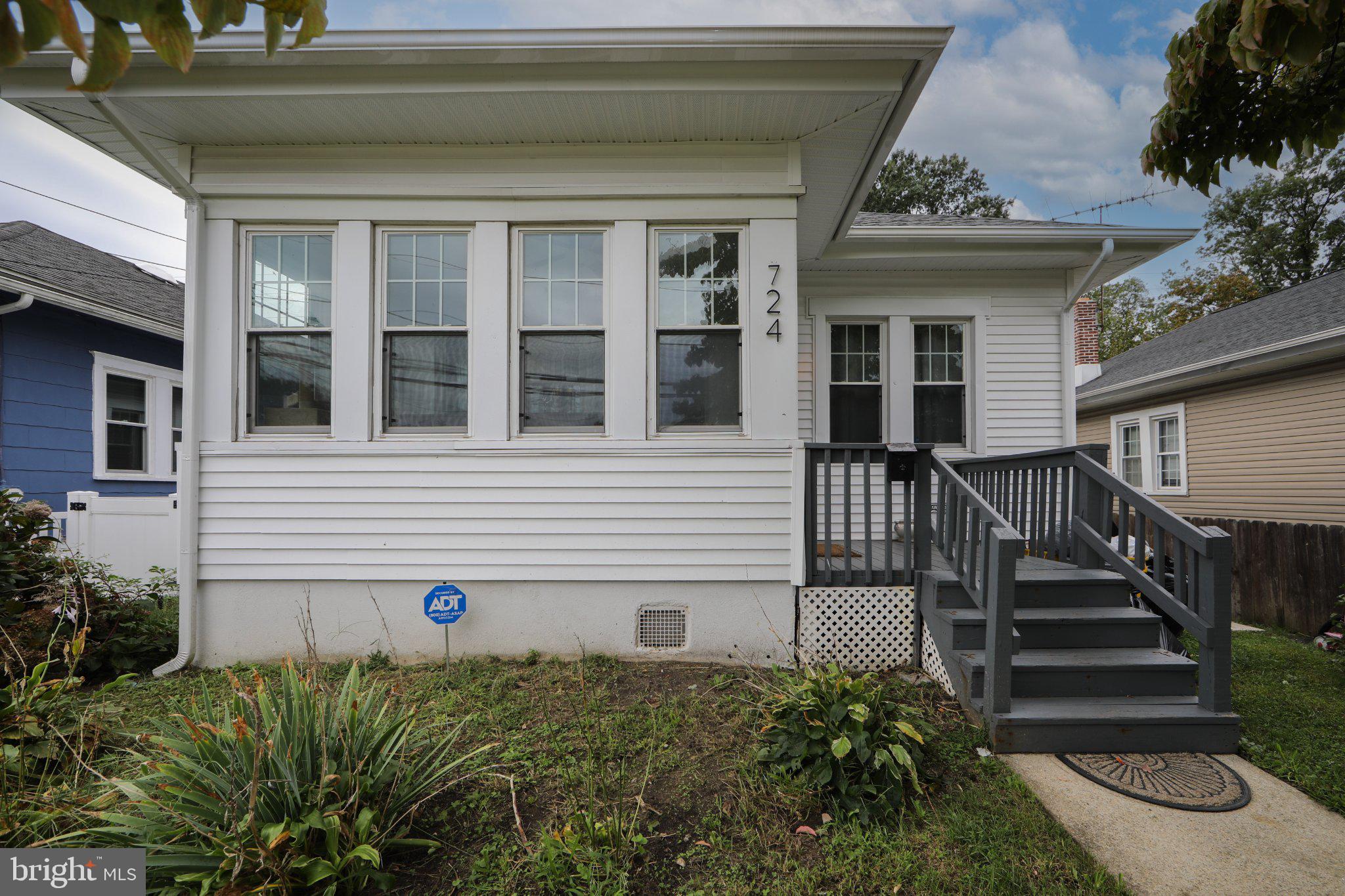 724 WILLITTS AVENUE
