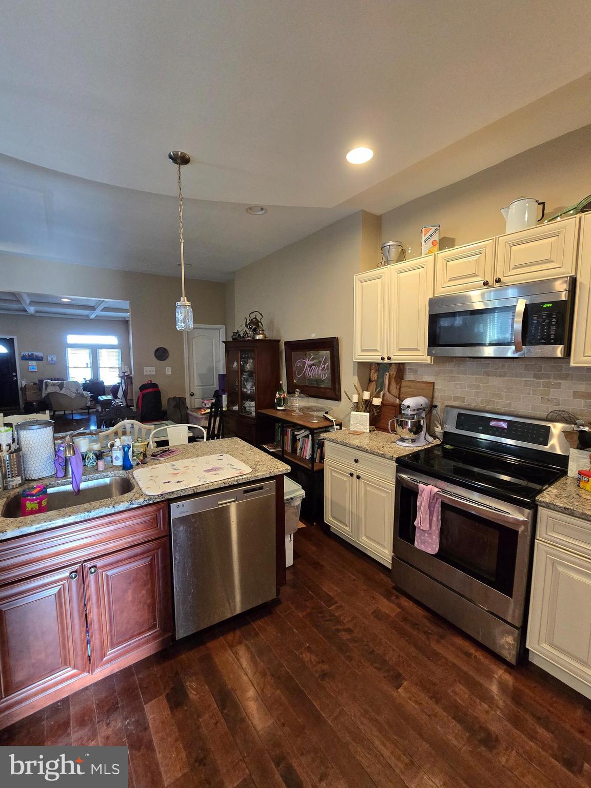 WALNUT HILL - Residential