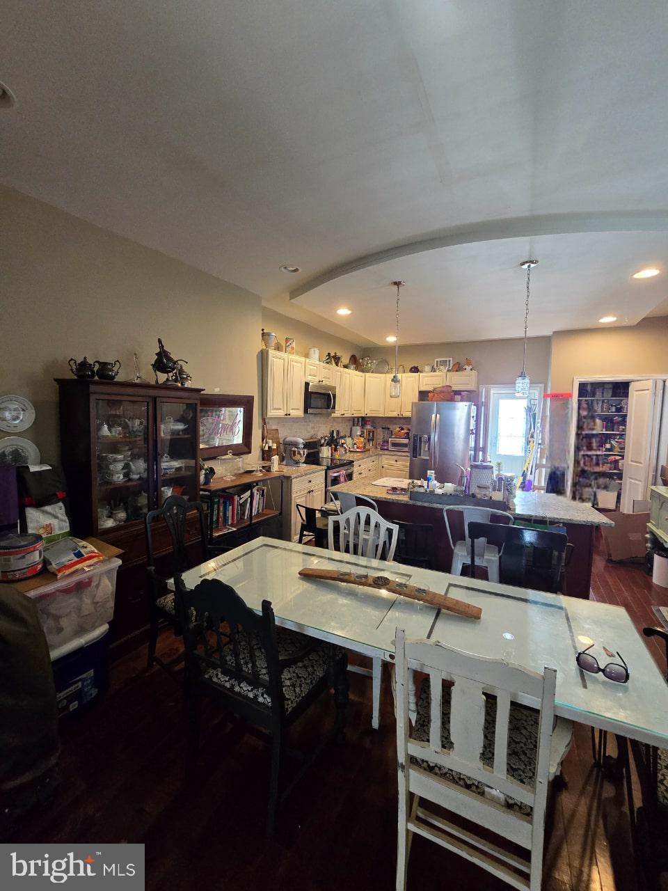 WALNUT HILL - Residential