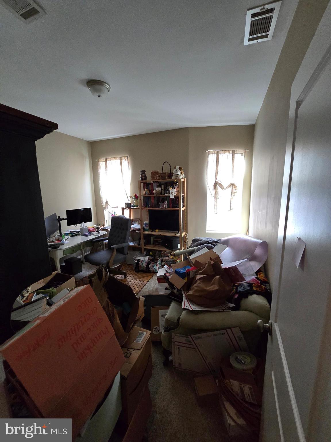 WALNUT HILL - Residential