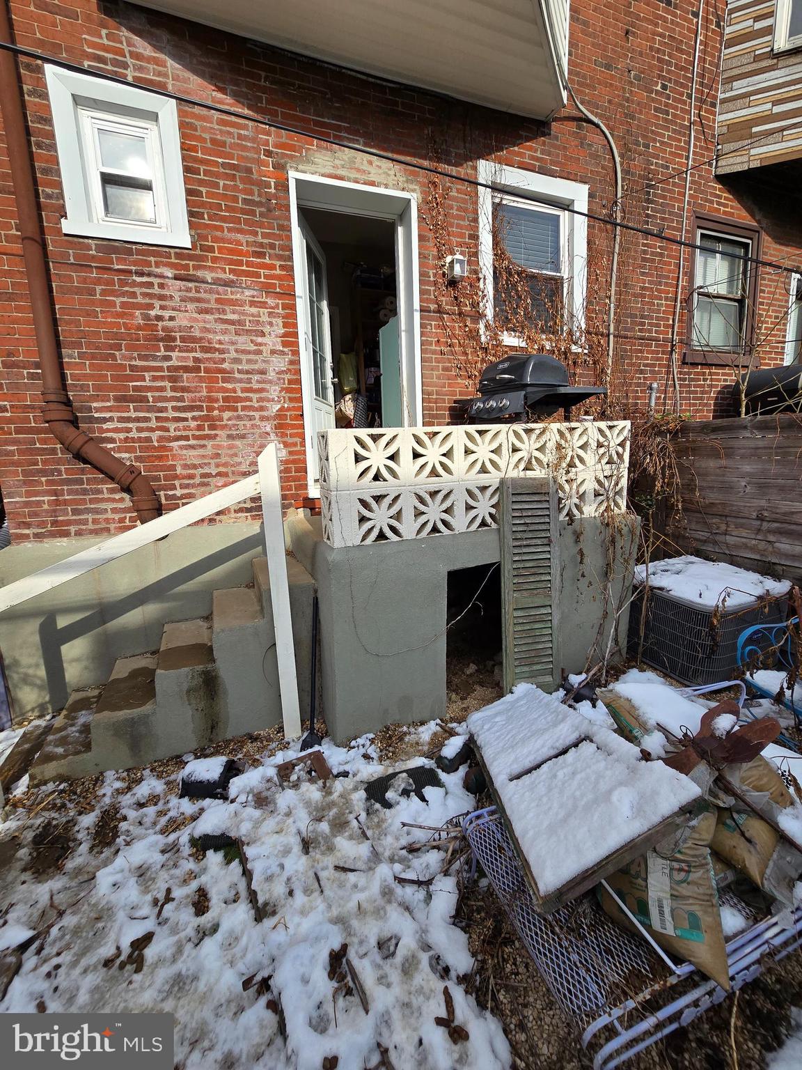 WALNUT HILL - Residential