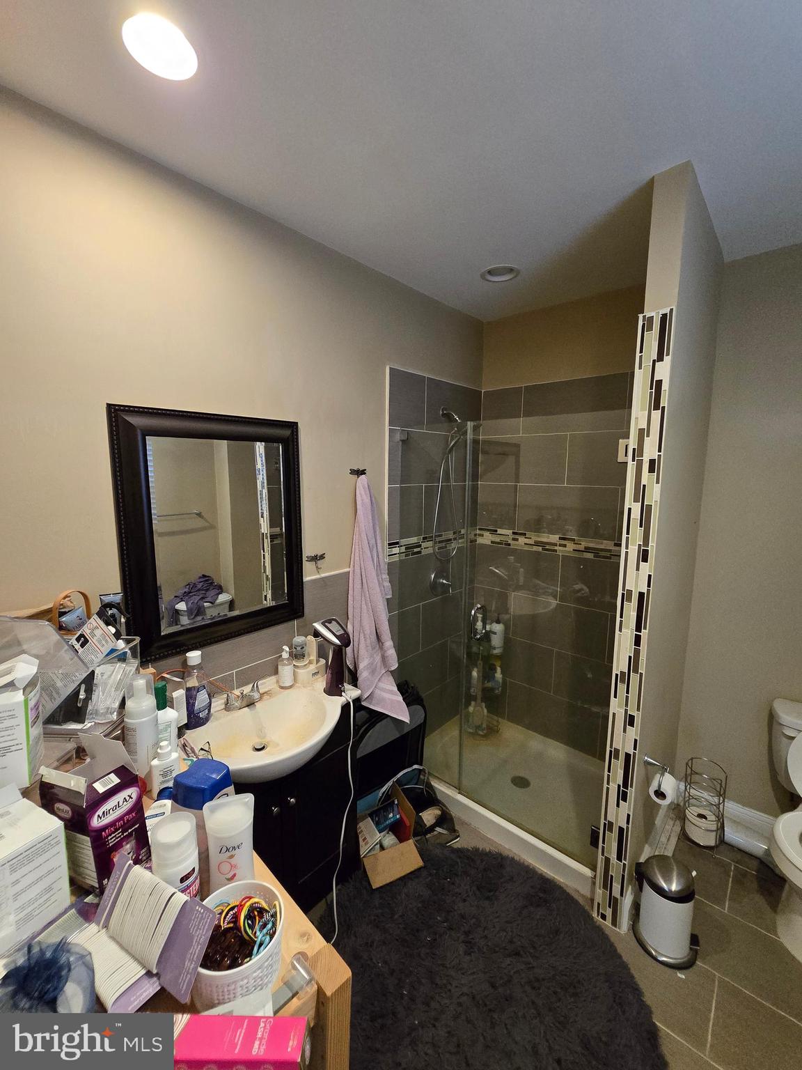 WALNUT HILL - Residential